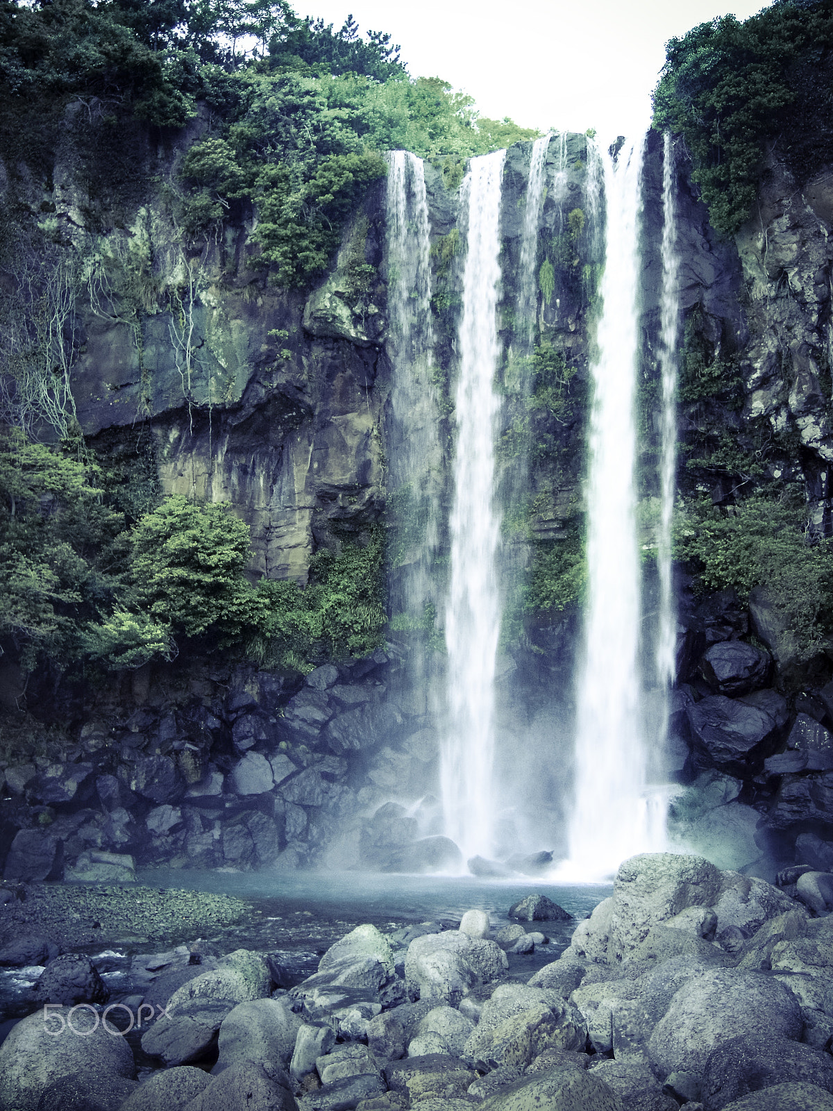 Nikon Coolpix S5100 sample photo. Famous jeongbang waterfall photography