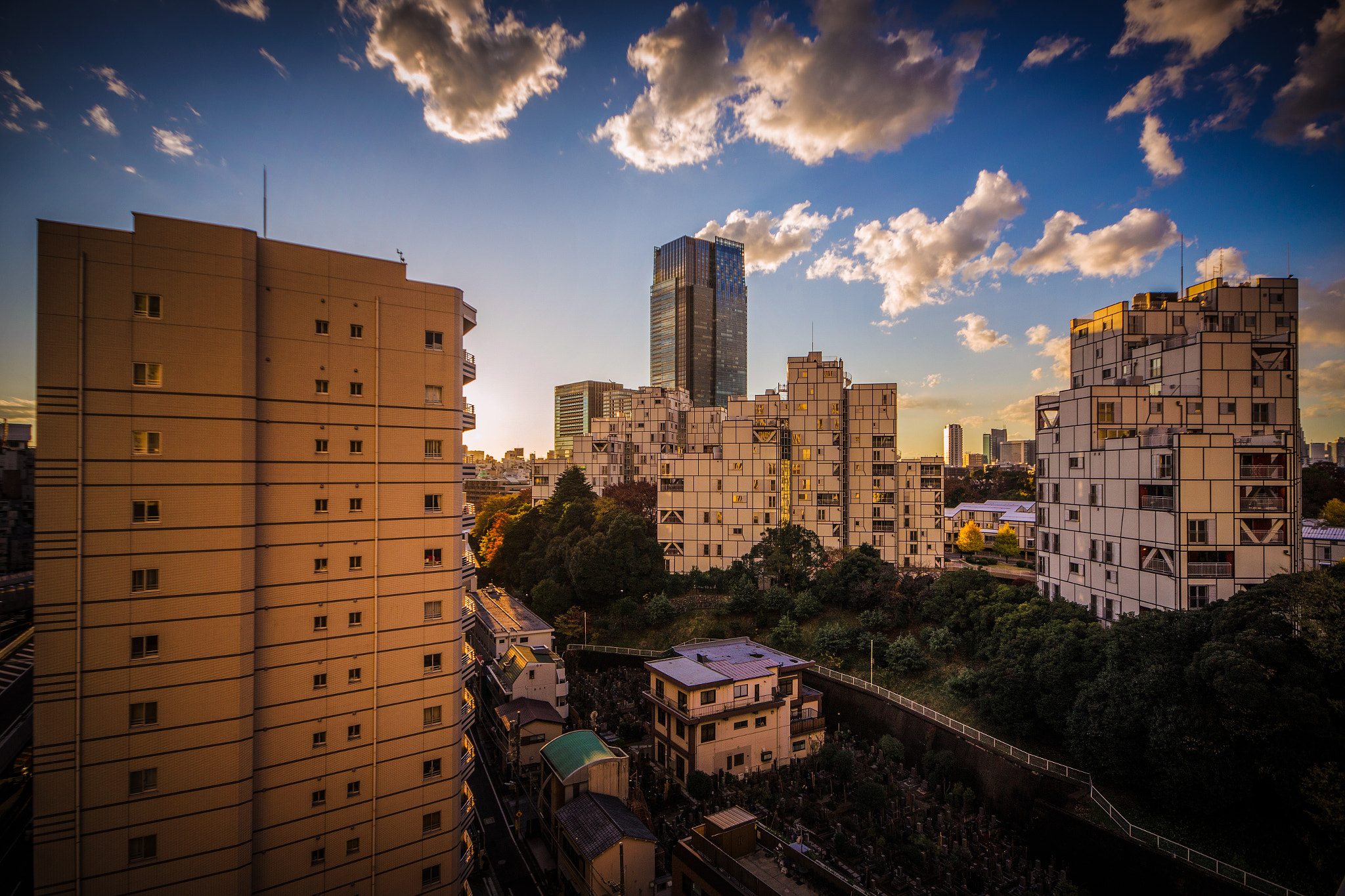 Canon EOS 6D + Sigma 10-20mm F4-5.6 EX DC HSM sample photo. Roppongi ichome photography
