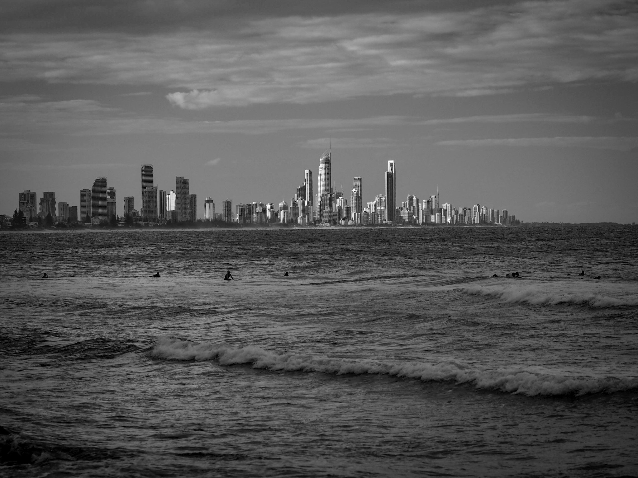 Olympus OM-D E-M5 + Olympus M.Zuiko Digital ED 75mm F1.8 sample photo. Surfers paradise, gold coast, australia photography