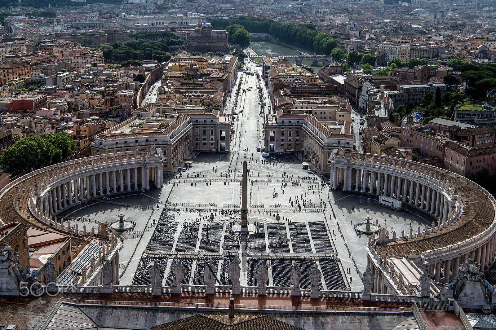 Nikon AF-S Nikkor 24-70mm F2.8E ED VR sample photo. St. peter's square photography