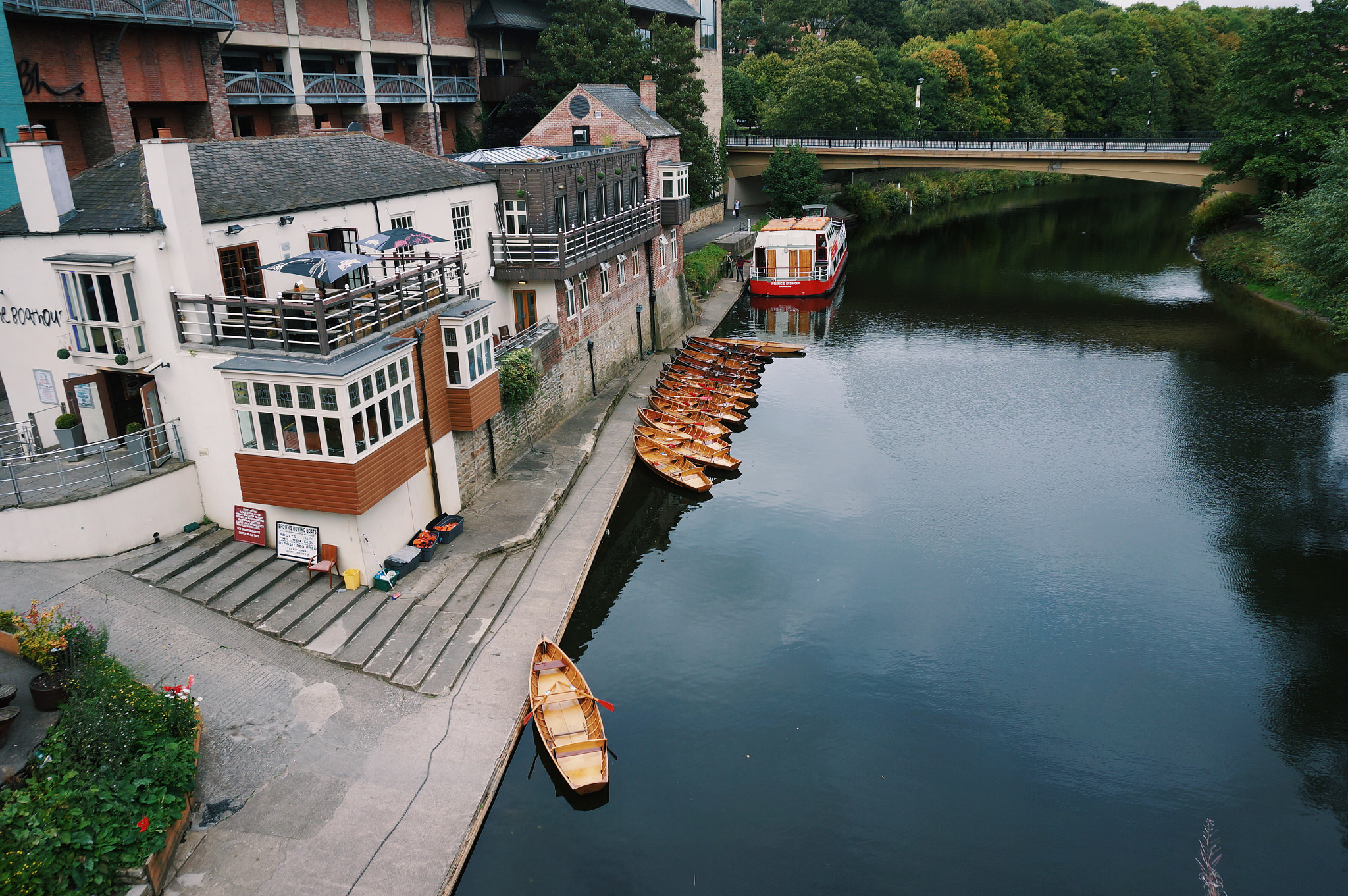 Sony E 16-50mm F3.5-5.6 PZ OSS sample photo. Summertime in durham. photography