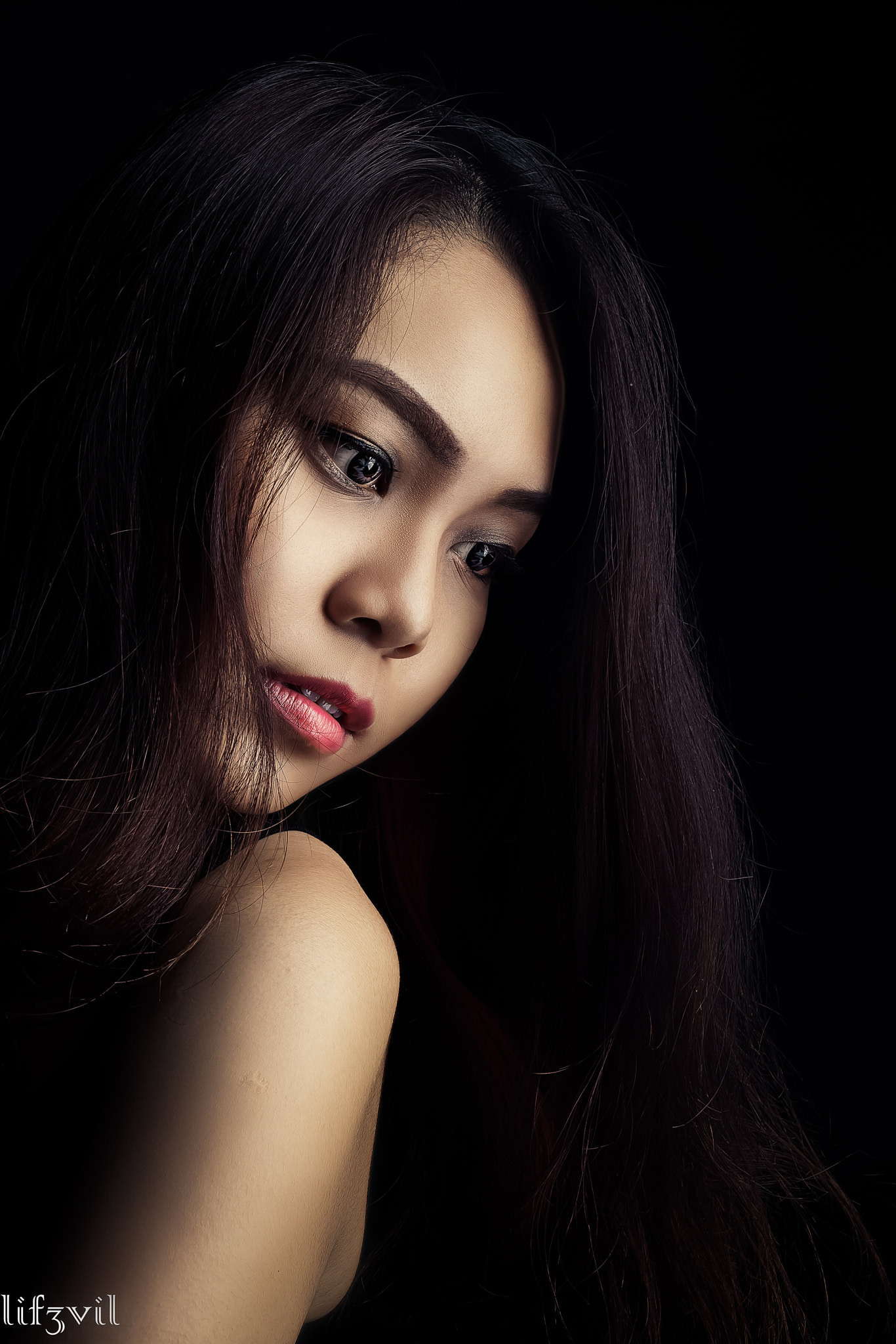 ZEISS Milvus 50mm F1.4 sample photo. Hold the pretty photography