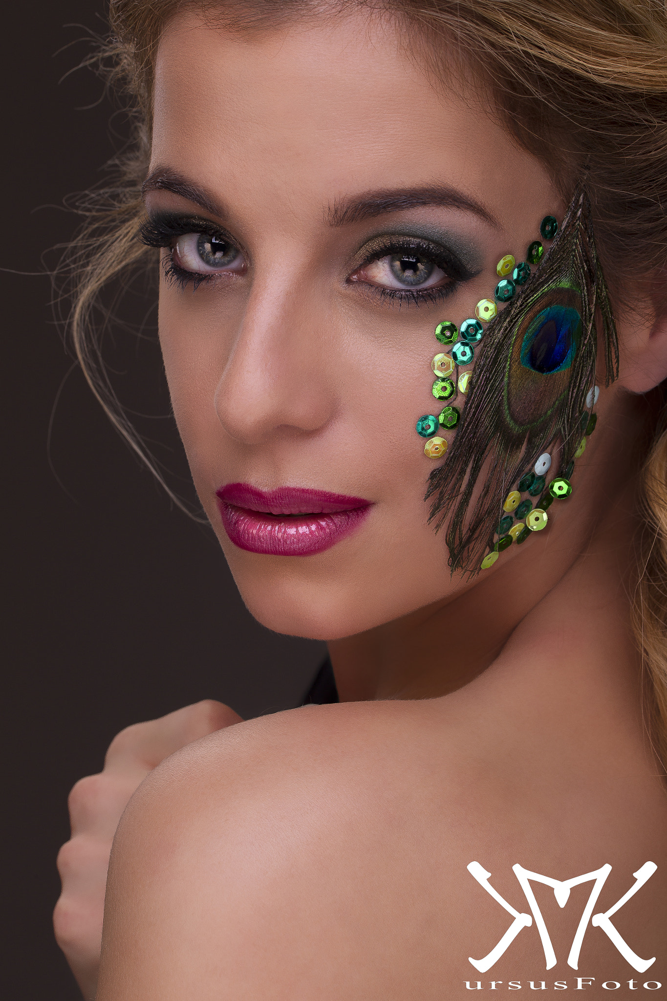 Canon EOS-1D Mark IV sample photo. Makeup artist and a lot of patience photography