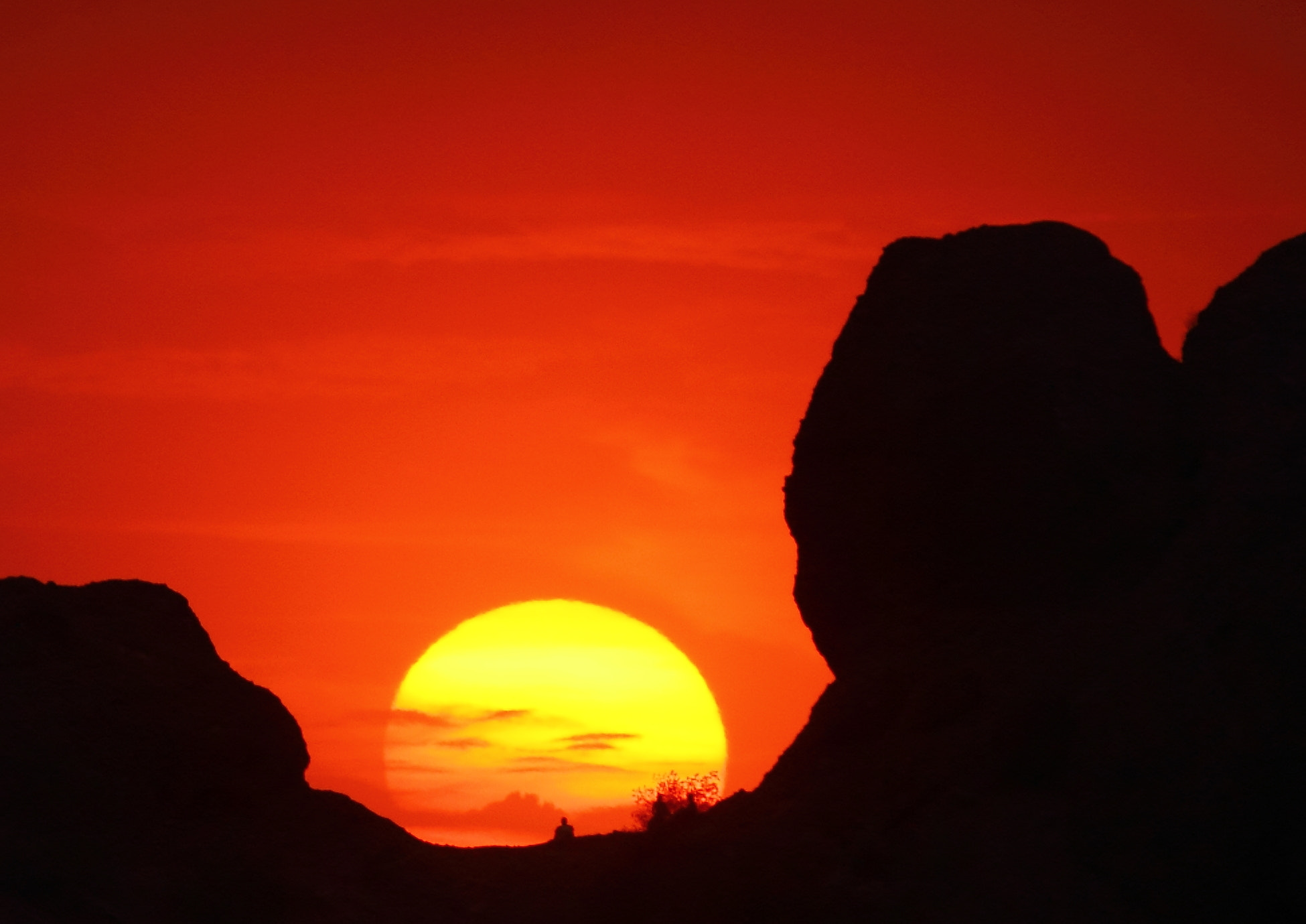 Canon EOS 550D (EOS Rebel T2i / EOS Kiss X4) sample photo. Enjoying an arizona sunset photography