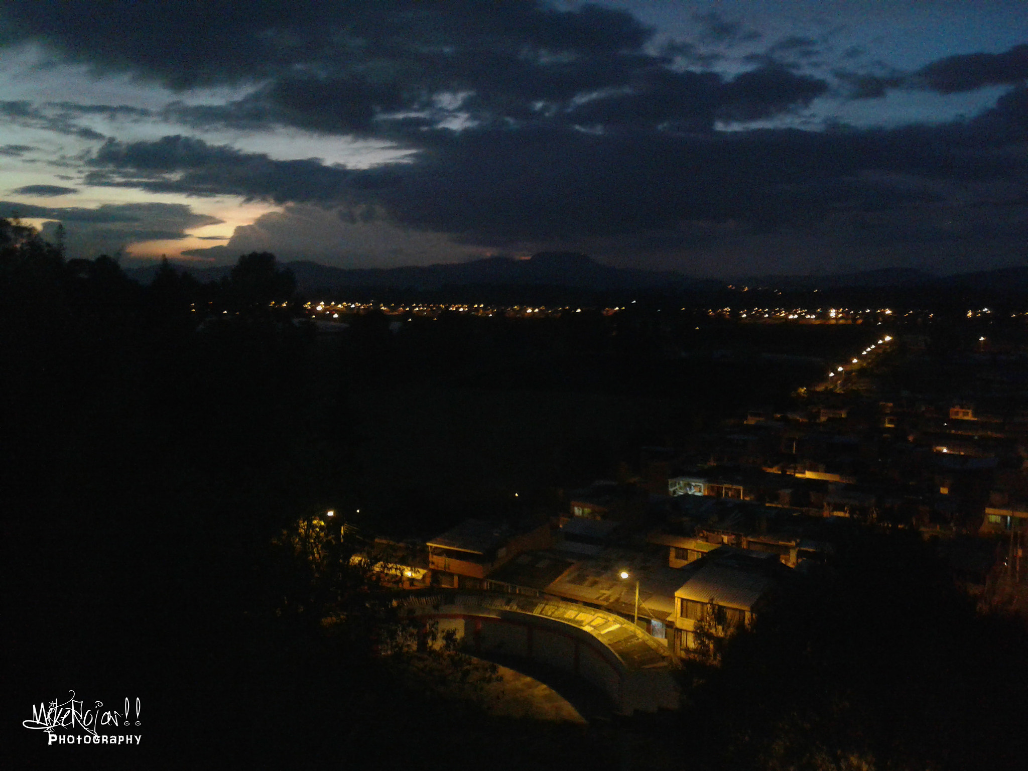 Samsung Galaxy Core2 sample photo. Una mirada en la noche photography