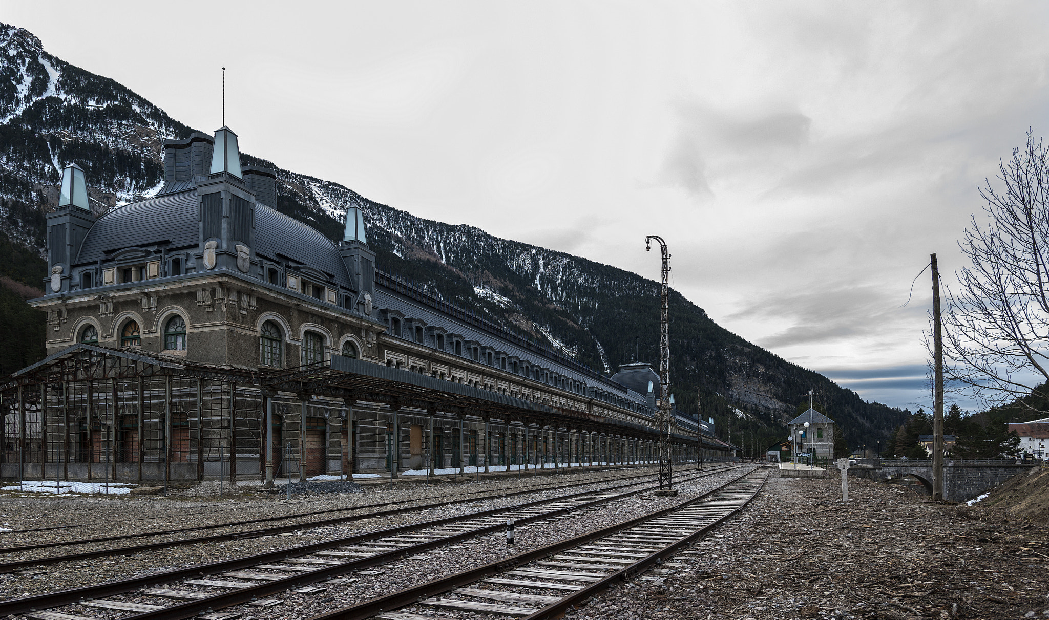 Nikon D3X + Nikon AF-S Nikkor 20mm F1.8G ED sample photo. Old train station photography