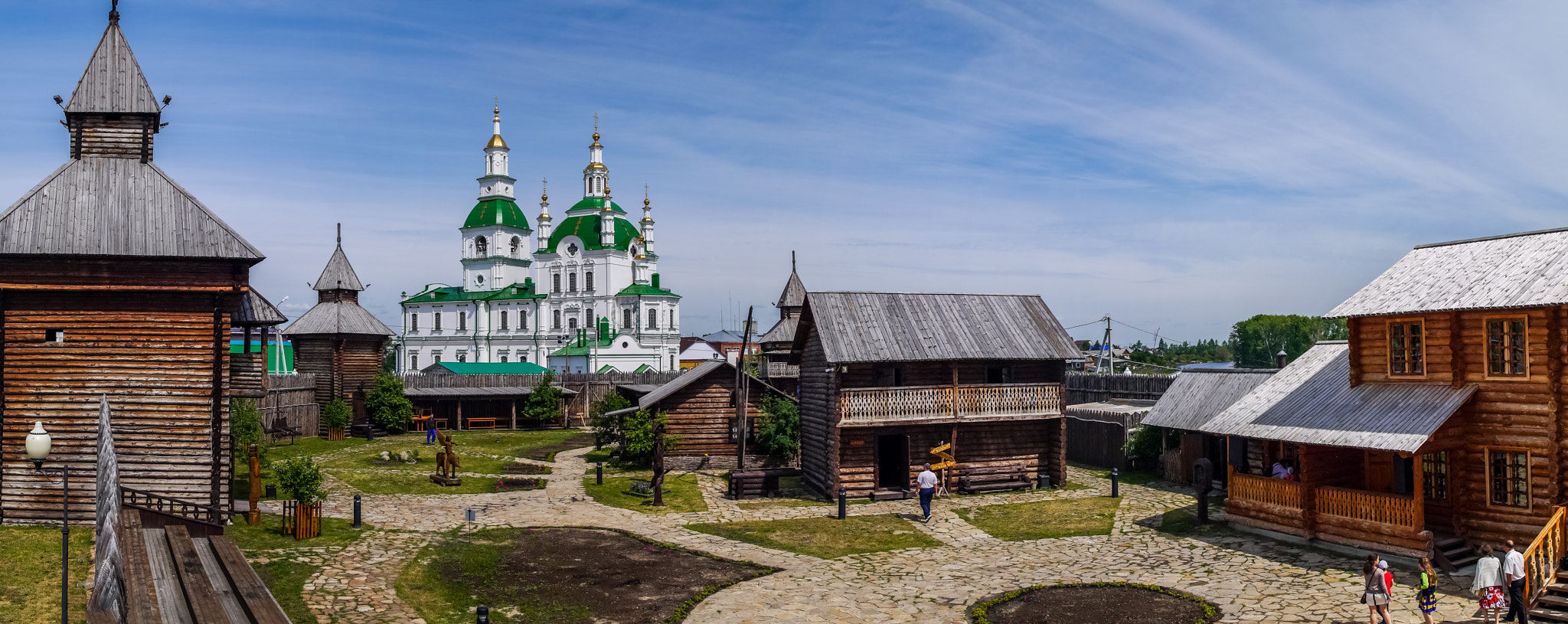 Panasonic Lumix DMC-GF5 + Olympus M.Zuiko Digital 25mm F1.8 sample photo. Yalutorovsk burg and sretensky cathedral photography