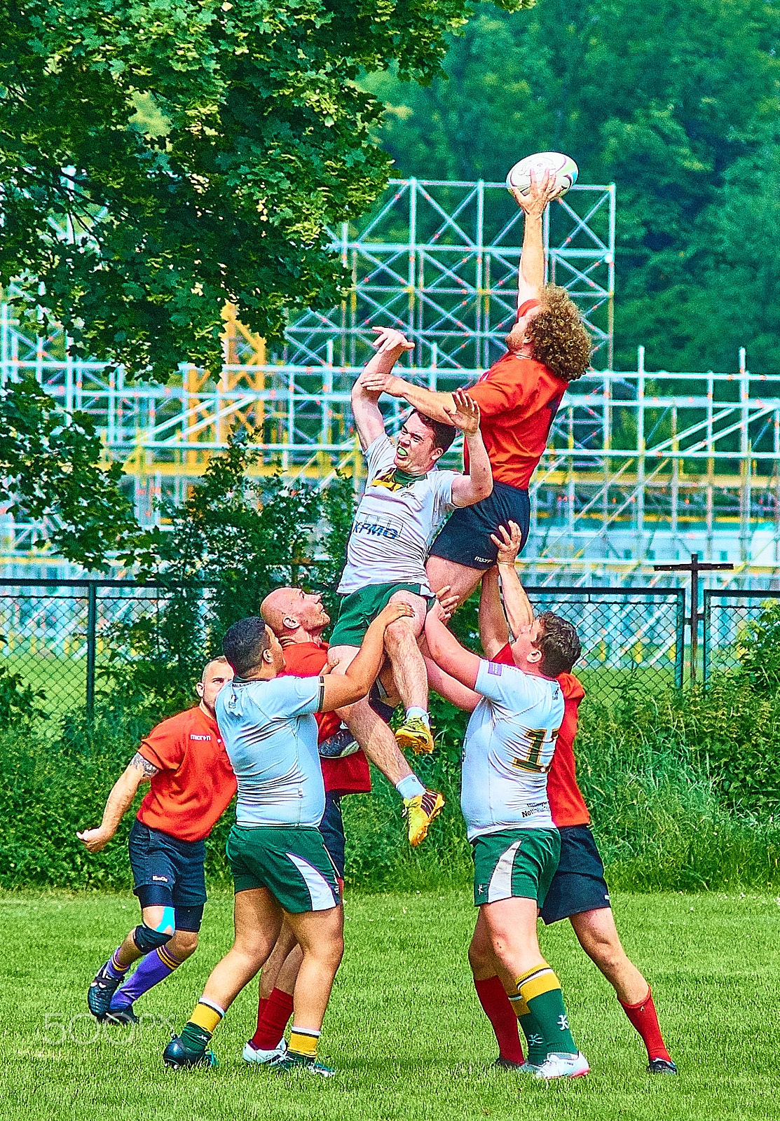 Minolta AF 70-210mm F4 Macro sample photo. Human tower photography