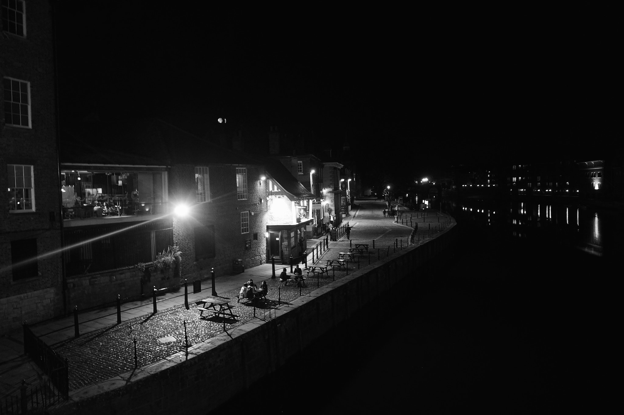 Sony E 16-50mm F3.5-5.6 PZ OSS sample photo. Night. photography