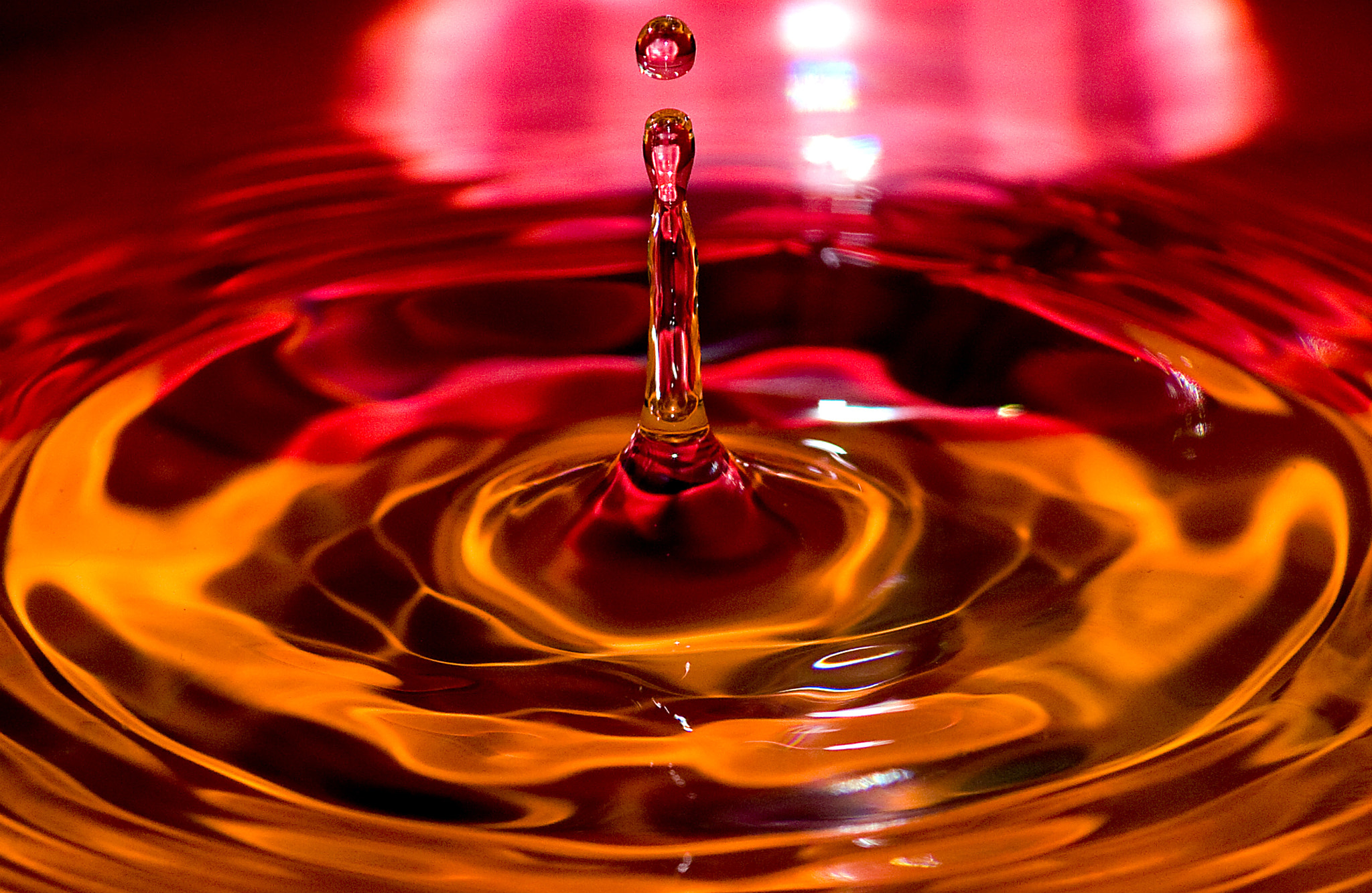 Pentax K20D + Sigma sample photo. Fluid dynamics photography