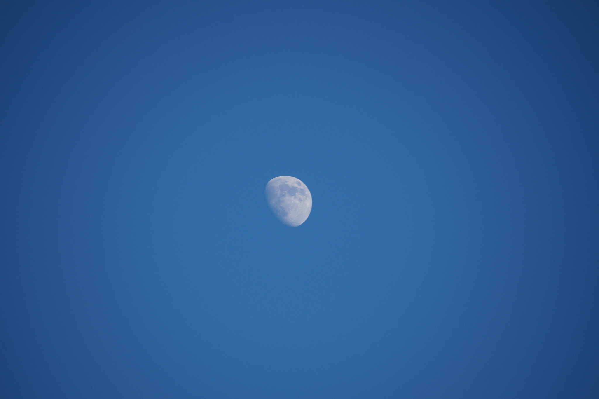 Sigma 18-250mm F3.5-6.3 DC OS HSM sample photo. Moon photography