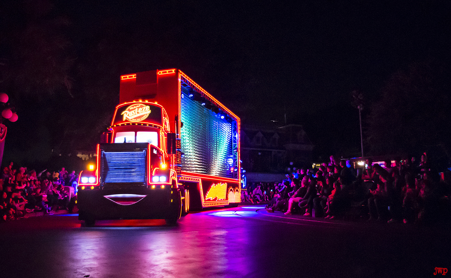 Pentax smc DA 18-55mm F3.5-5.6 AL sample photo. Disneyland photography