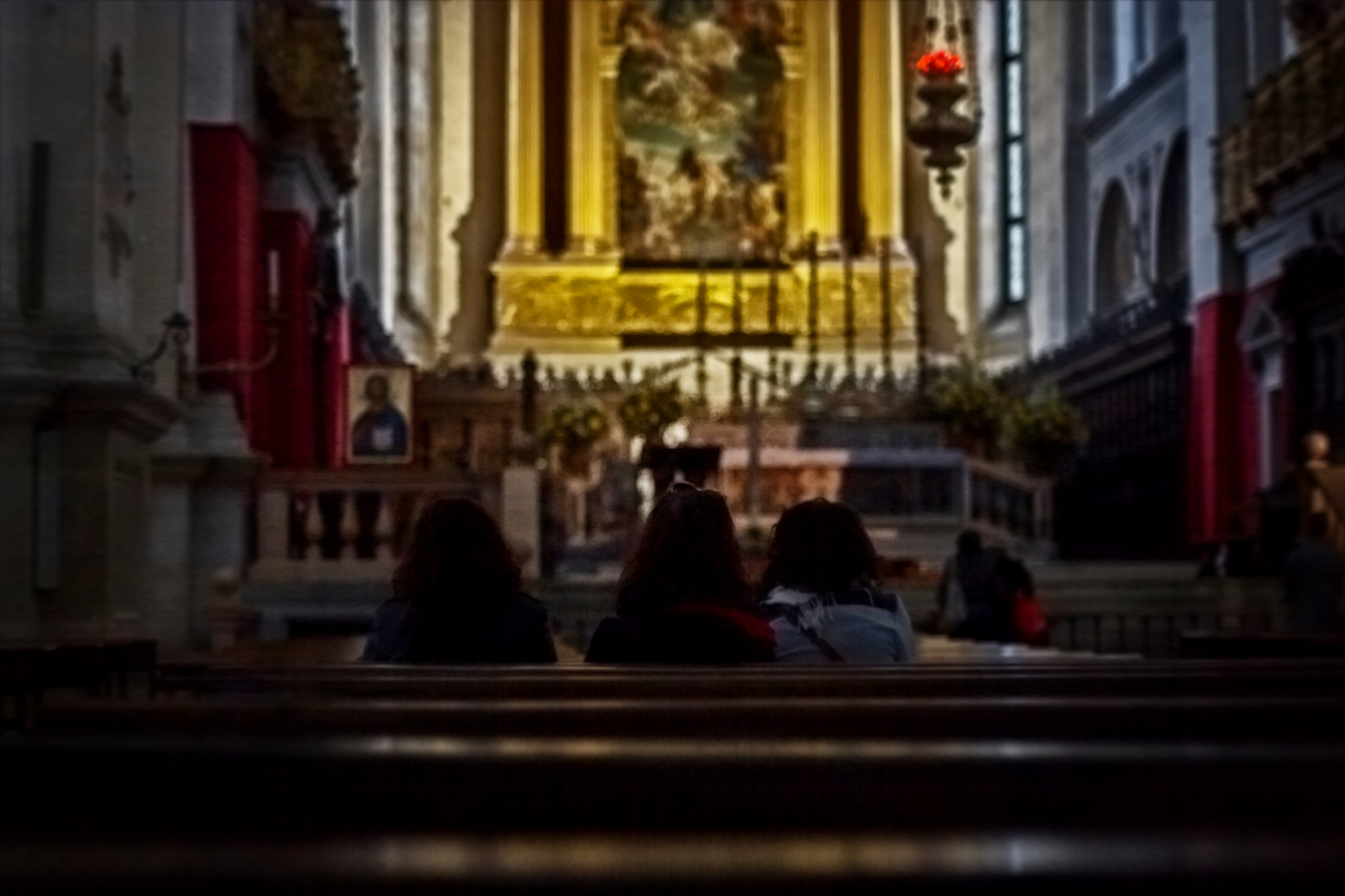 Canon EOS 30D + Canon EF50mm f/1.8 sample photo. Praying girls photography