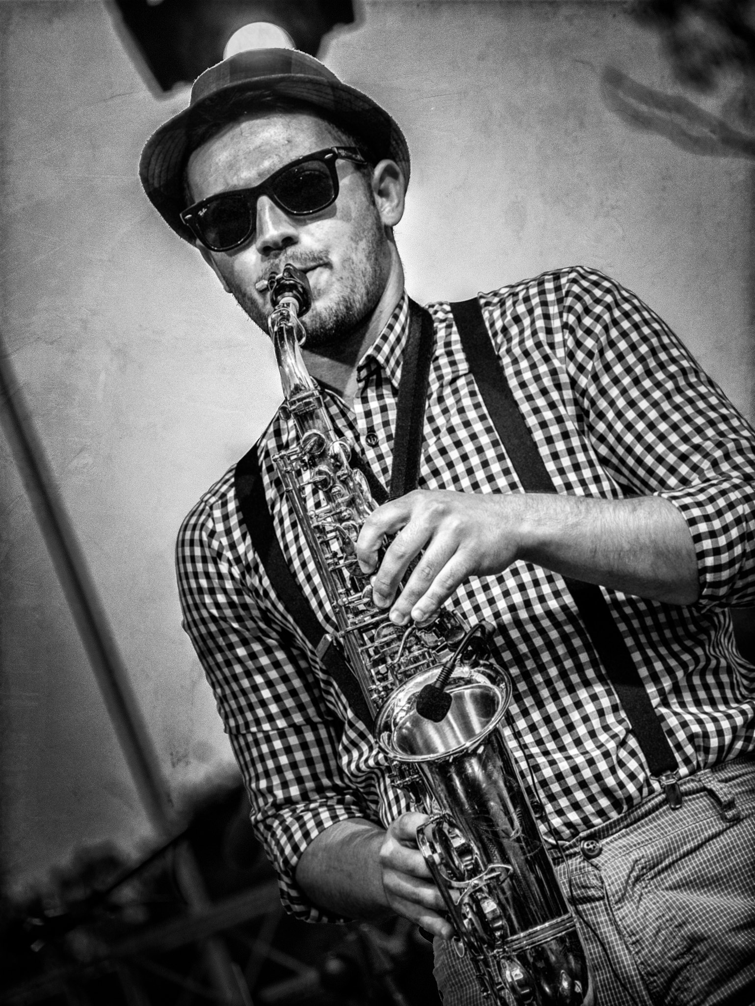 Panasonic Lumix DMC-GX7 sample photo. Saxophonist photography