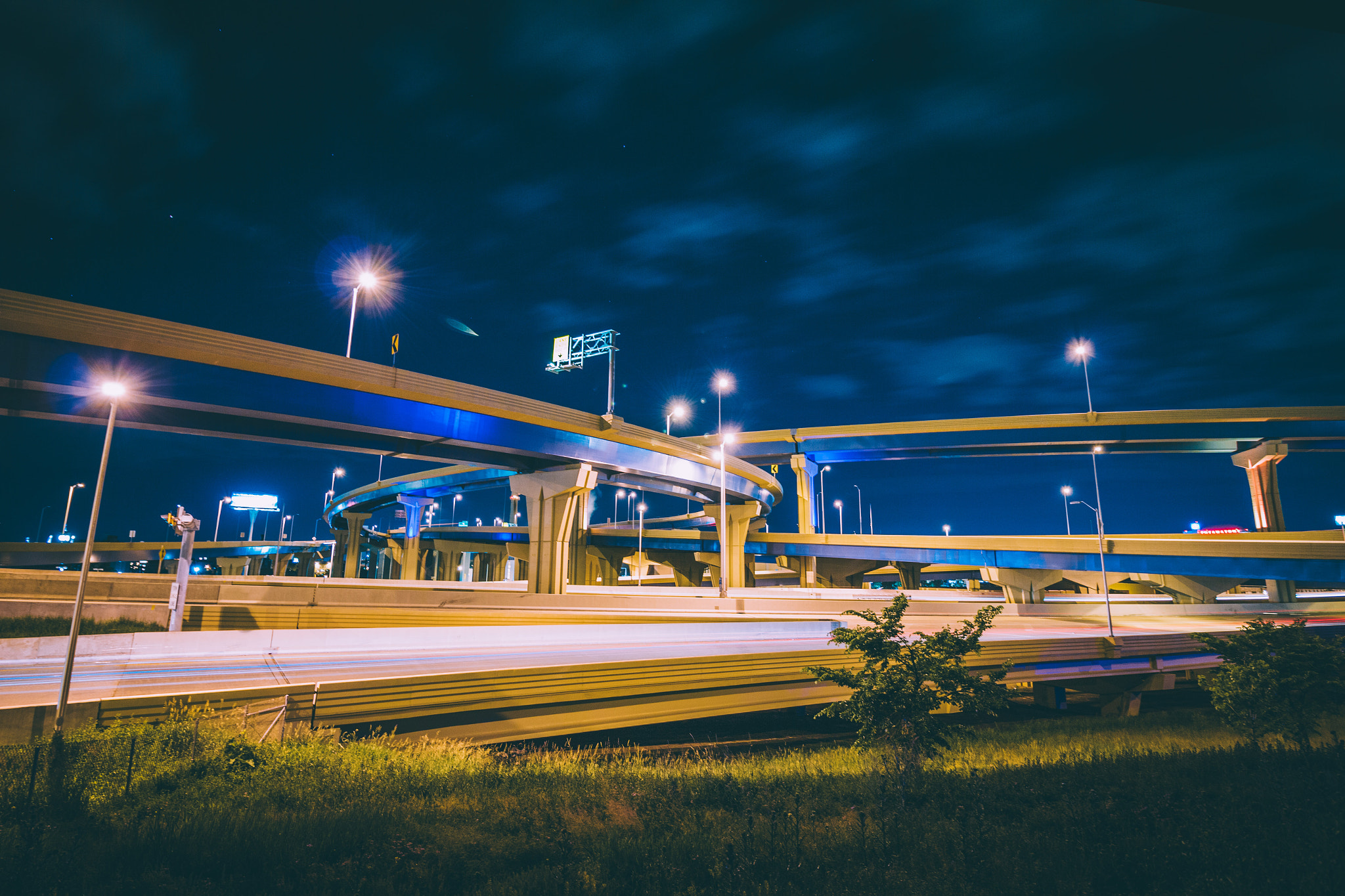 Canon EF-S 10-18mm F4.5–5.6 IS STM sample photo. Marquette interchange 7 photography