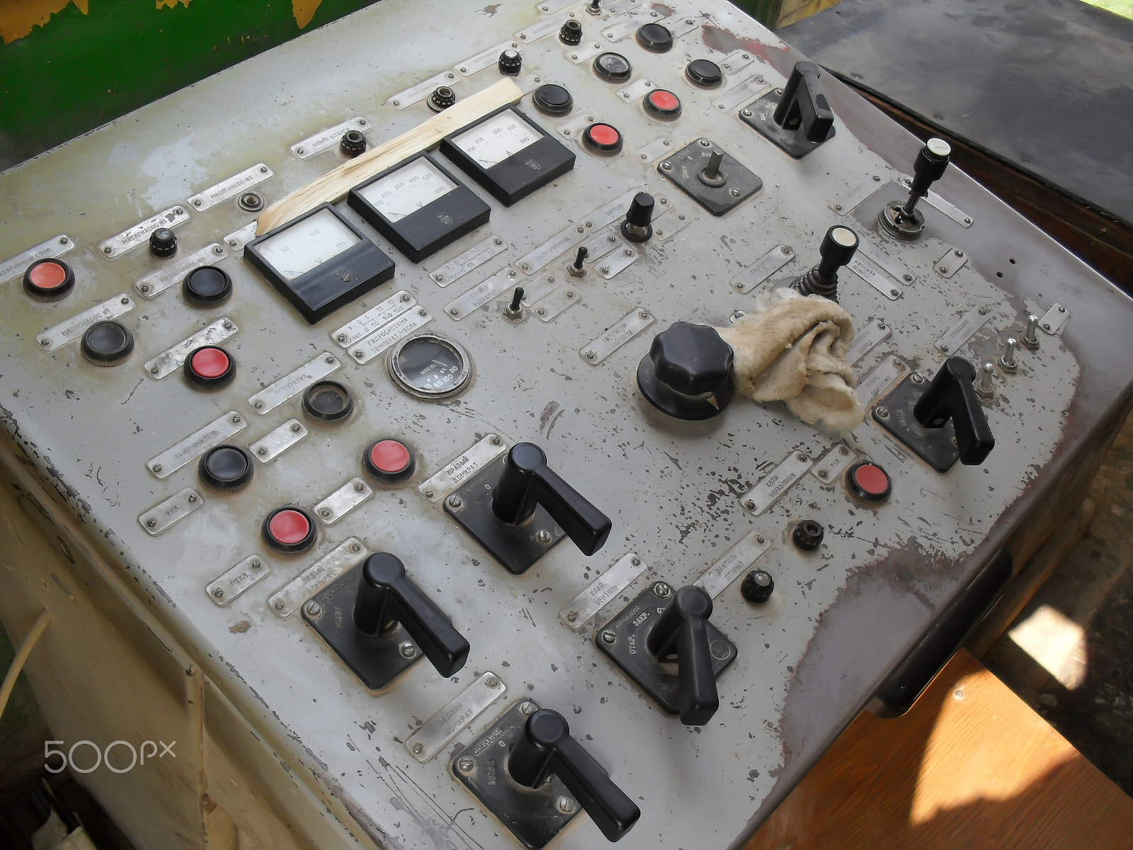 Samsung ES10  / VLUU ES10 /  ES11 sample photo. Remote control old drilling machine photography