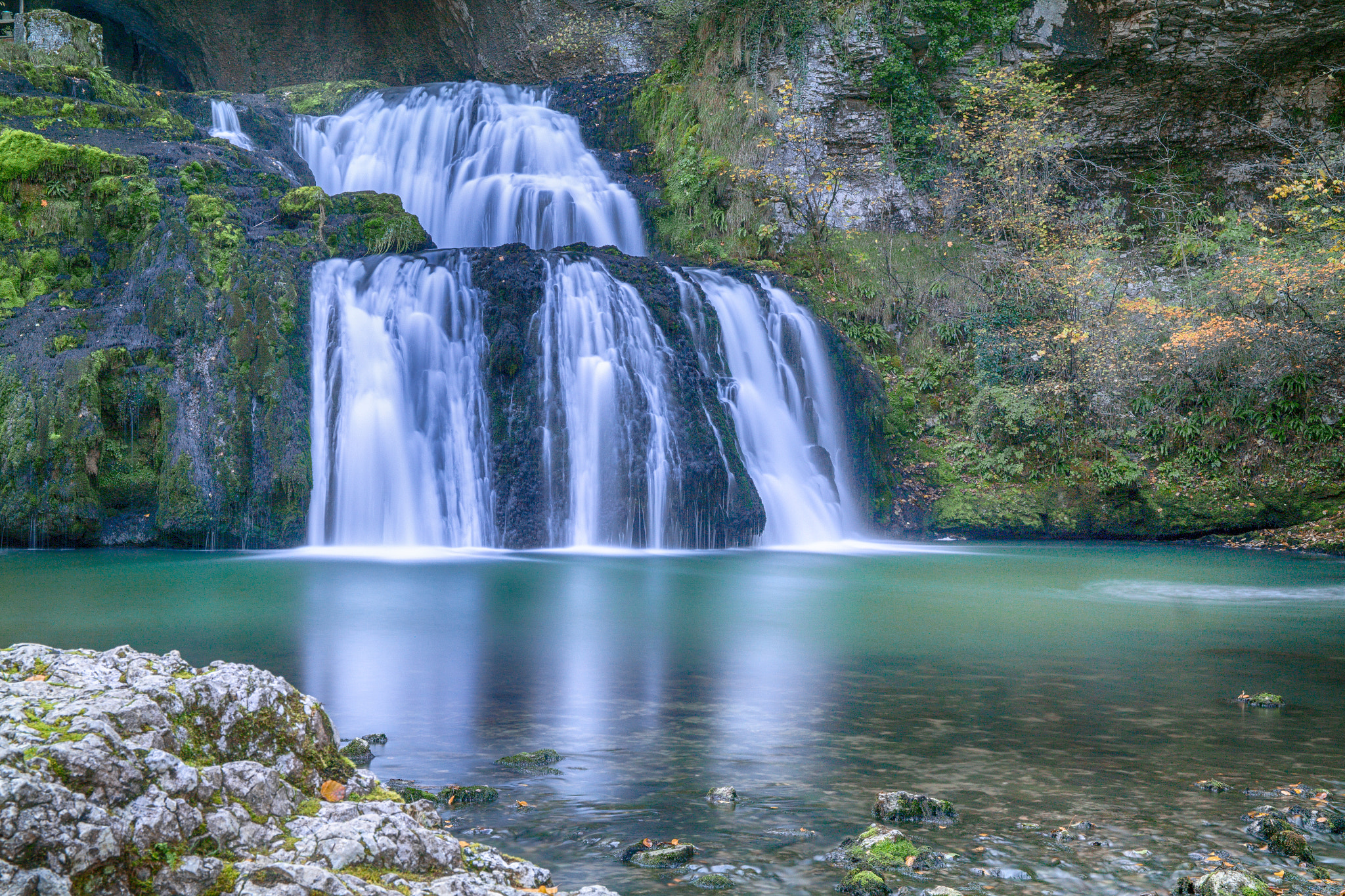Samsung NX 16-50mm F2.0-2.8 S ED OIS sample photo. La source de la loue photography