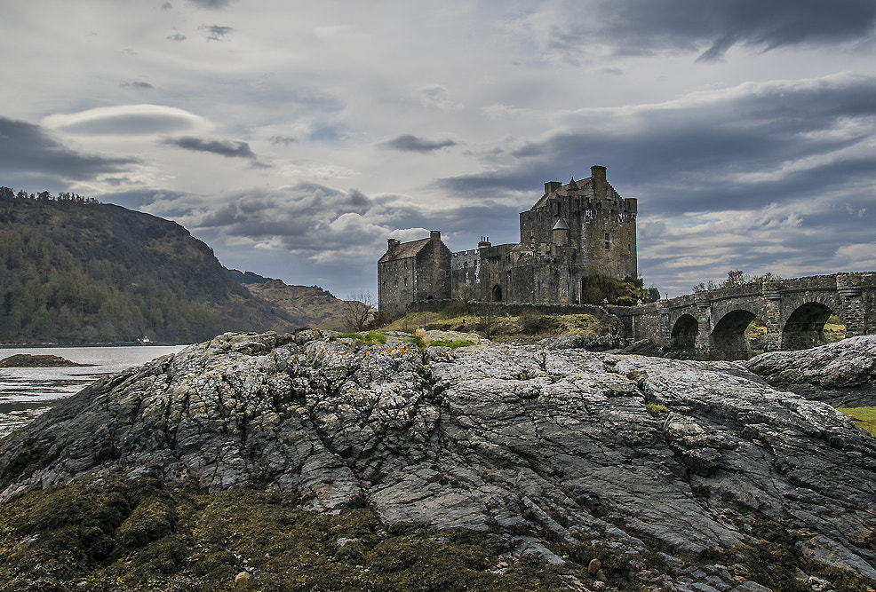 Sigma 18-200mm F3.5-6.3 DC OS HSM sample photo. Highland castle photography