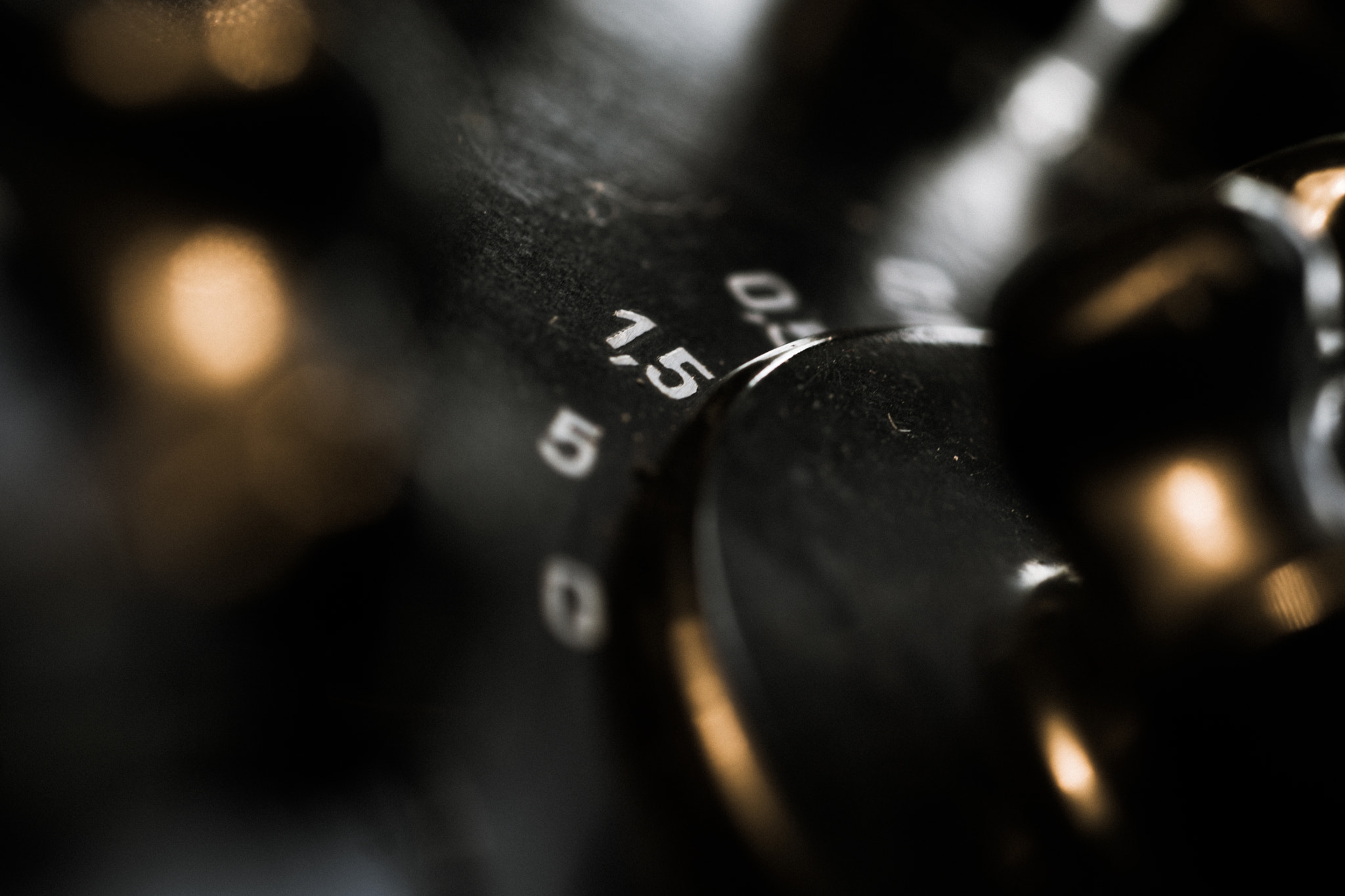 MACRO 50mm F2.8 sample photo. Switch photography