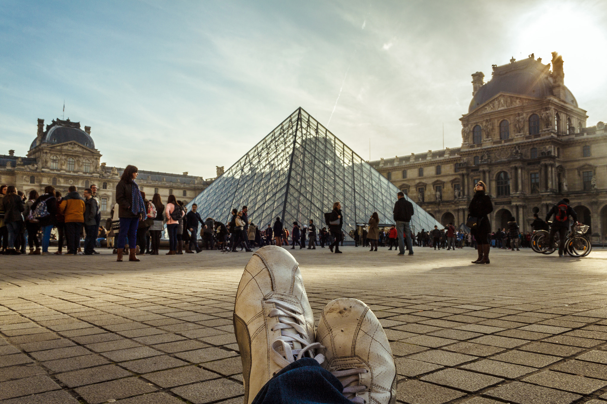 Canon EOS 500D (EOS Rebel T1i / EOS Kiss X3) + Canon EF-S 18-55mm F3.5-5.6 sample photo. Louvre's shoesfie photography