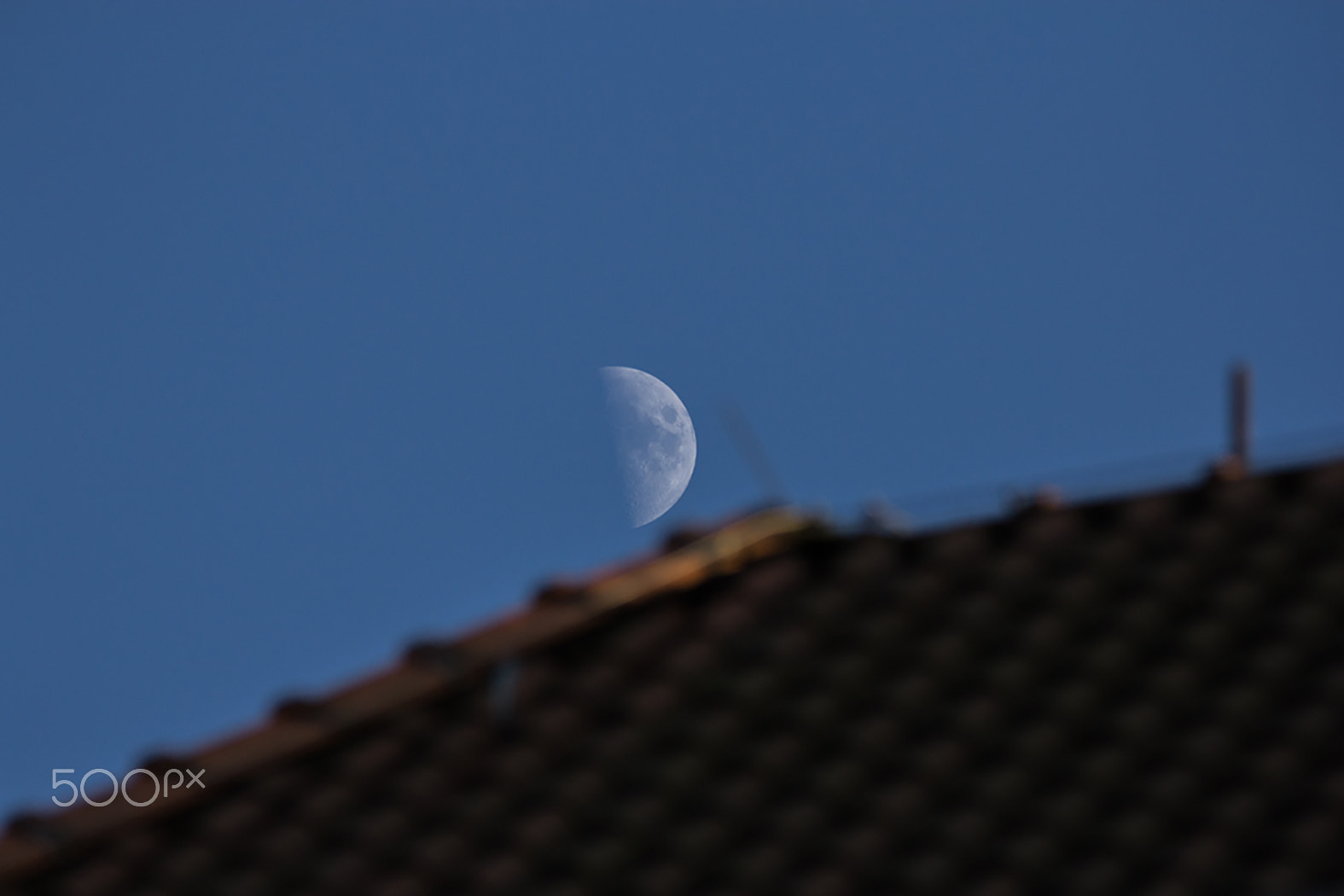 150-600mm F5-6.3 DG OS HSM | Contemporary 015 sample photo. Yet another 40 % moon above bremen photography
