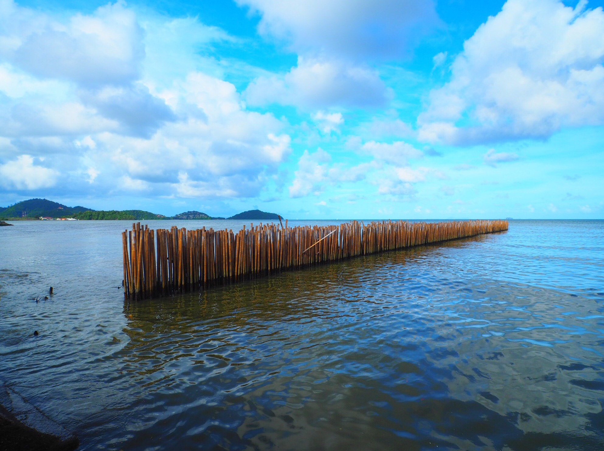 Olympus OM-D E-M10 II + OLYMPUS M.9-18mm F4.0-5.6 sample photo. Blue sky in phuket photography
