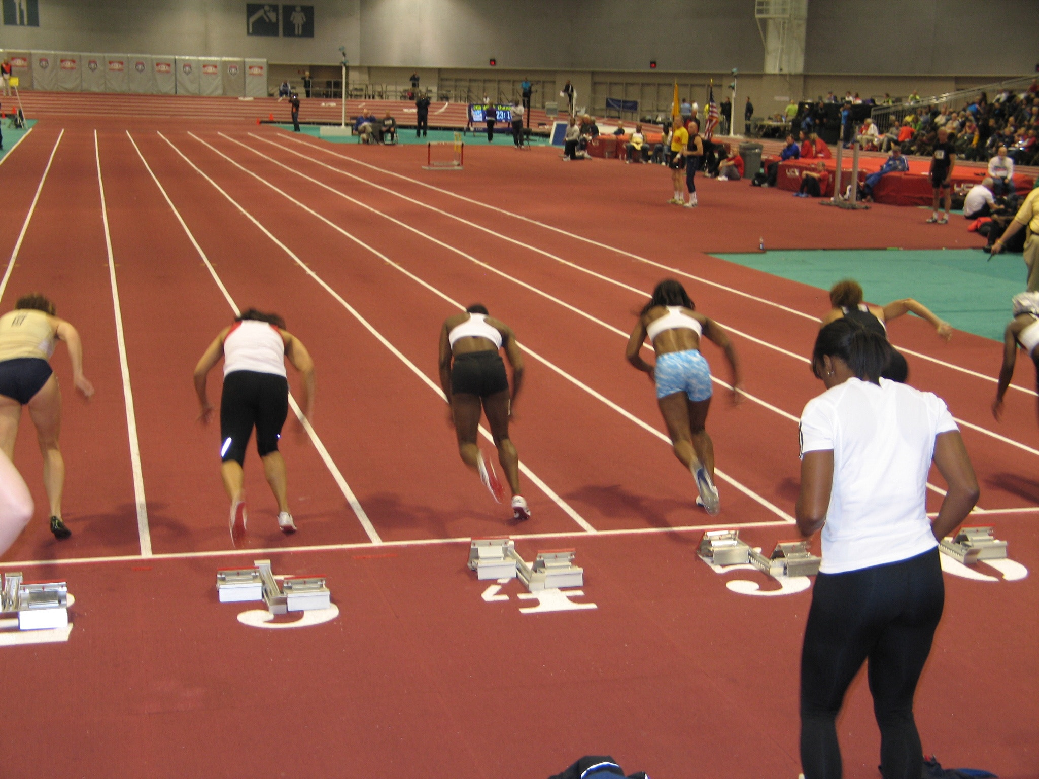 Canon POWERSHOT G6 sample photo. 60m indoor track photography