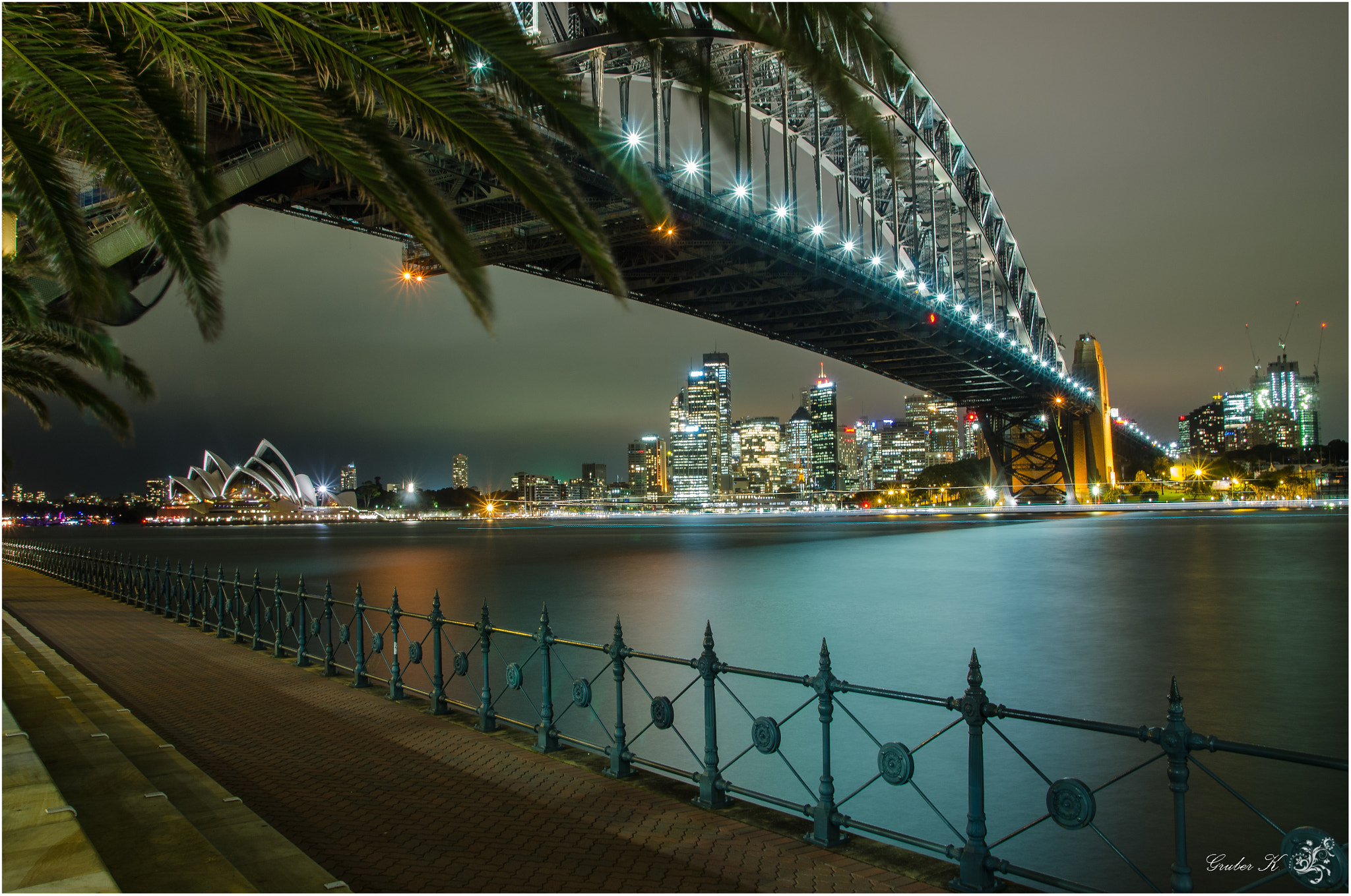 Nikon D7000 + Sigma 18-250mm F3.5-6.3 DC OS HSM sample photo. Sydney bei nacht photography