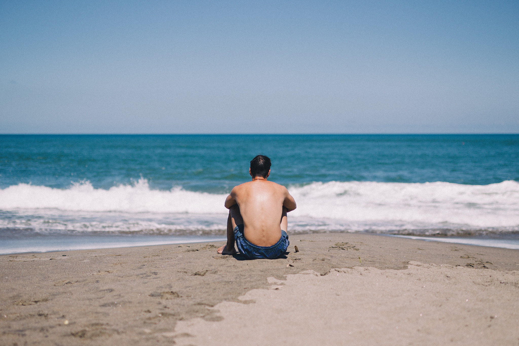 Canon EOS-1D Mark IV sample photo. Surf watching photography