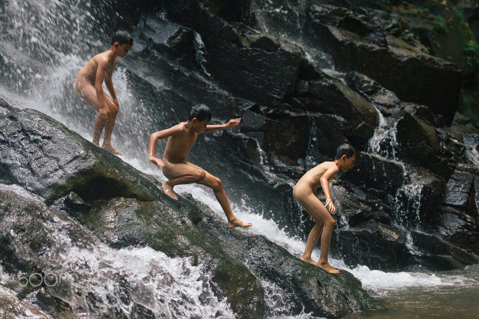 Canon EOS-1D Mark IV sample photo. Bali kids at waterfall photography