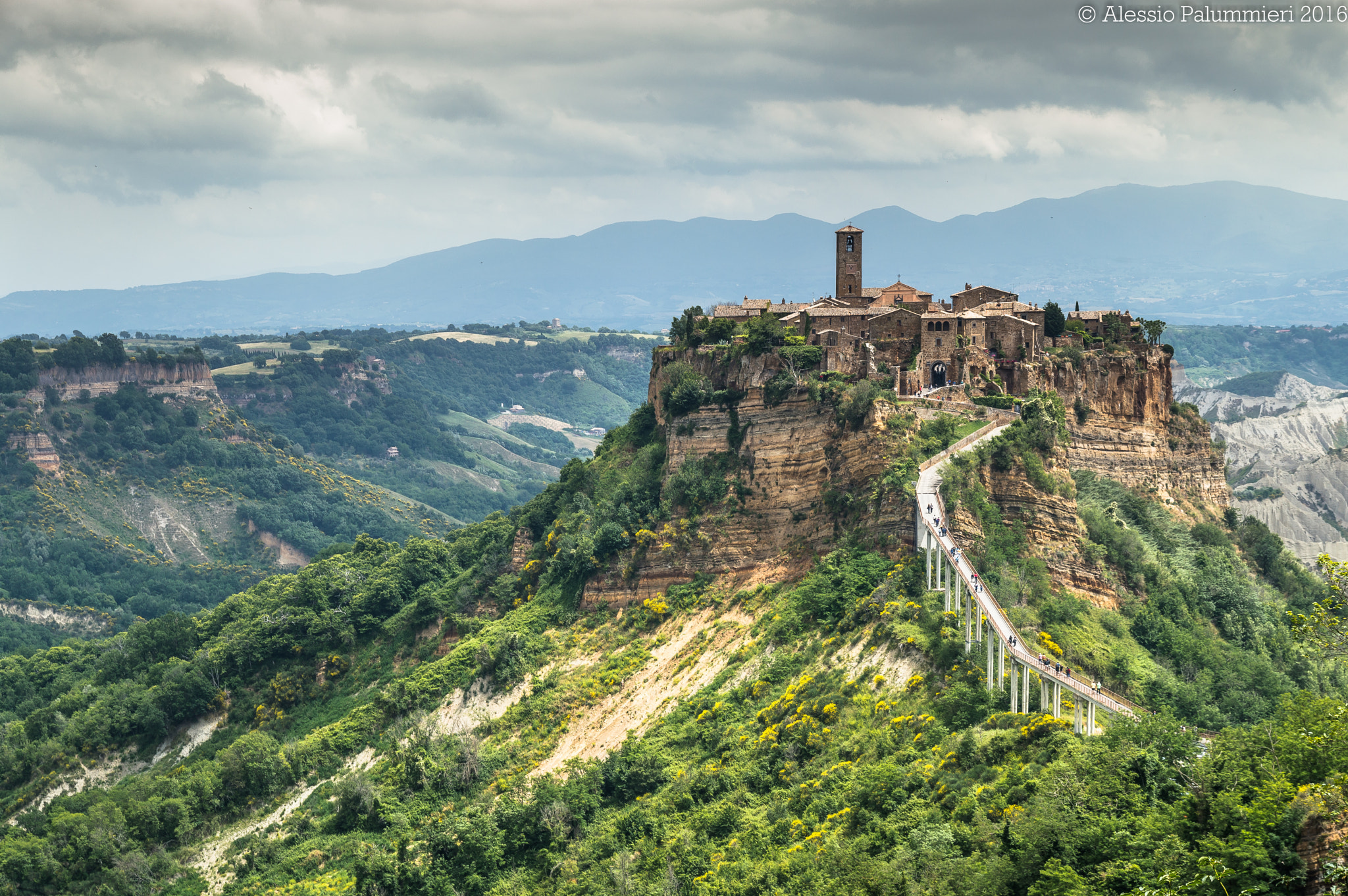 Nikon D3200 + Sigma 17-70mm F2.8-4.5 DC Macro Asp. IF sample photo. Civita di bagnoregio photography