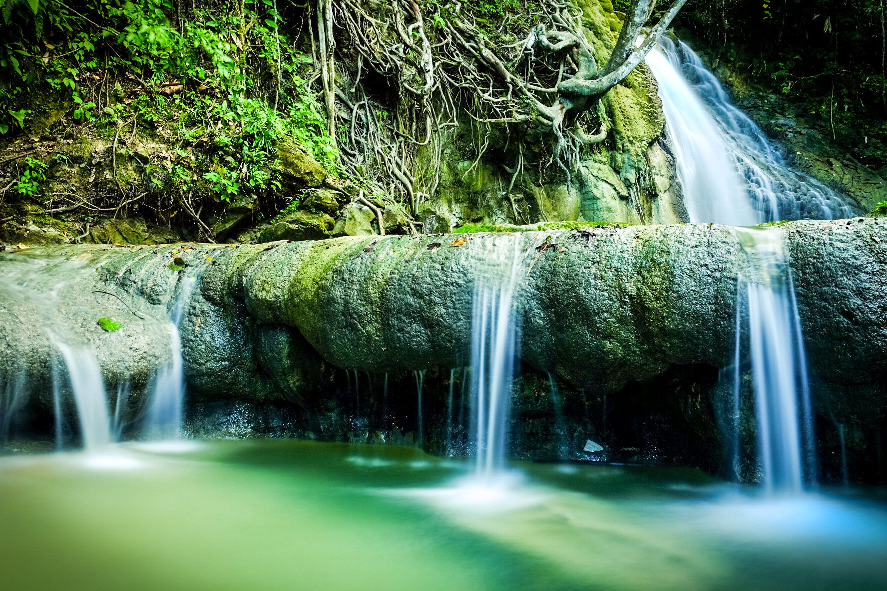 Fujifilm X-E2S + Fujifilm XF 23mm F1.4 R sample photo. Waterfall photography