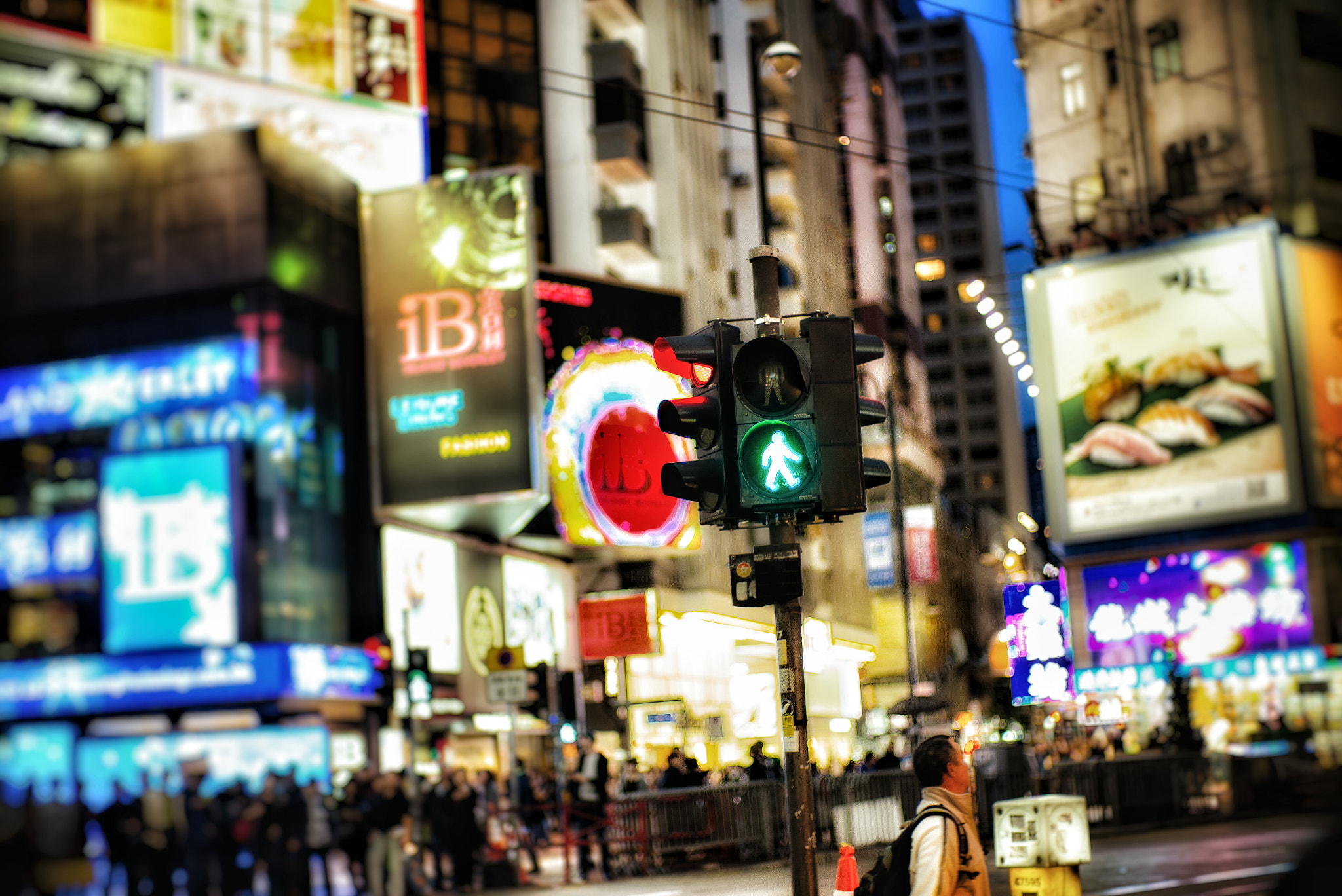 Noctilux-M 1:1/50 sample photo. Causeway bay hong kong photography
