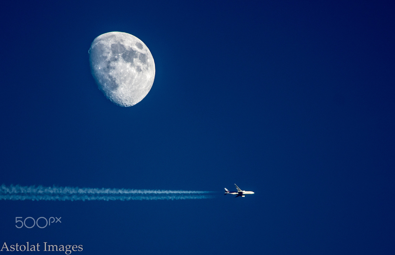 Minolta AF 300mm F4 HS-APO G sample photo. Moonraker photography