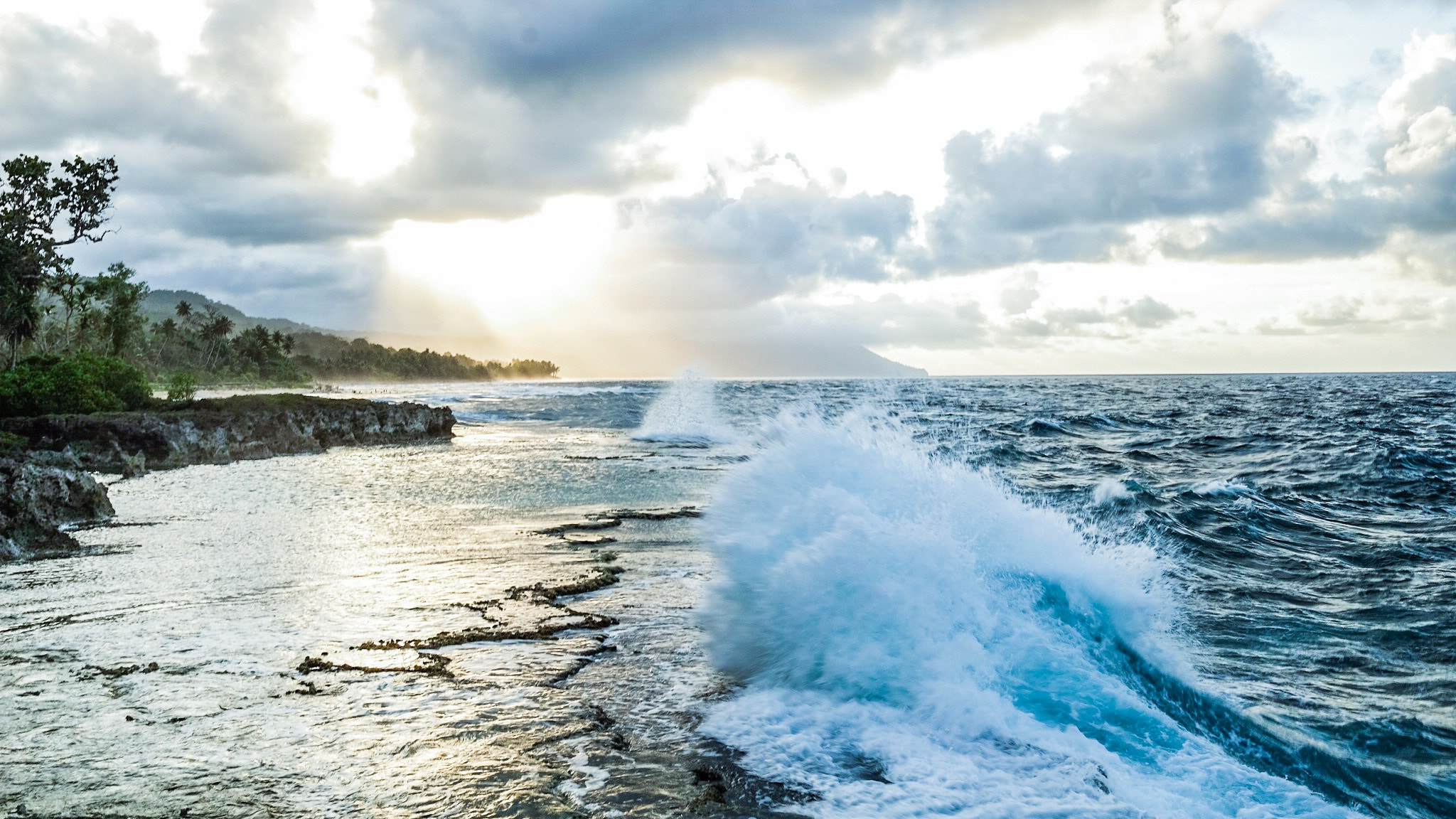 Fujifilm X-E2S + Fujifilm XF 23mm F1.4 R sample photo. Blue wave photography