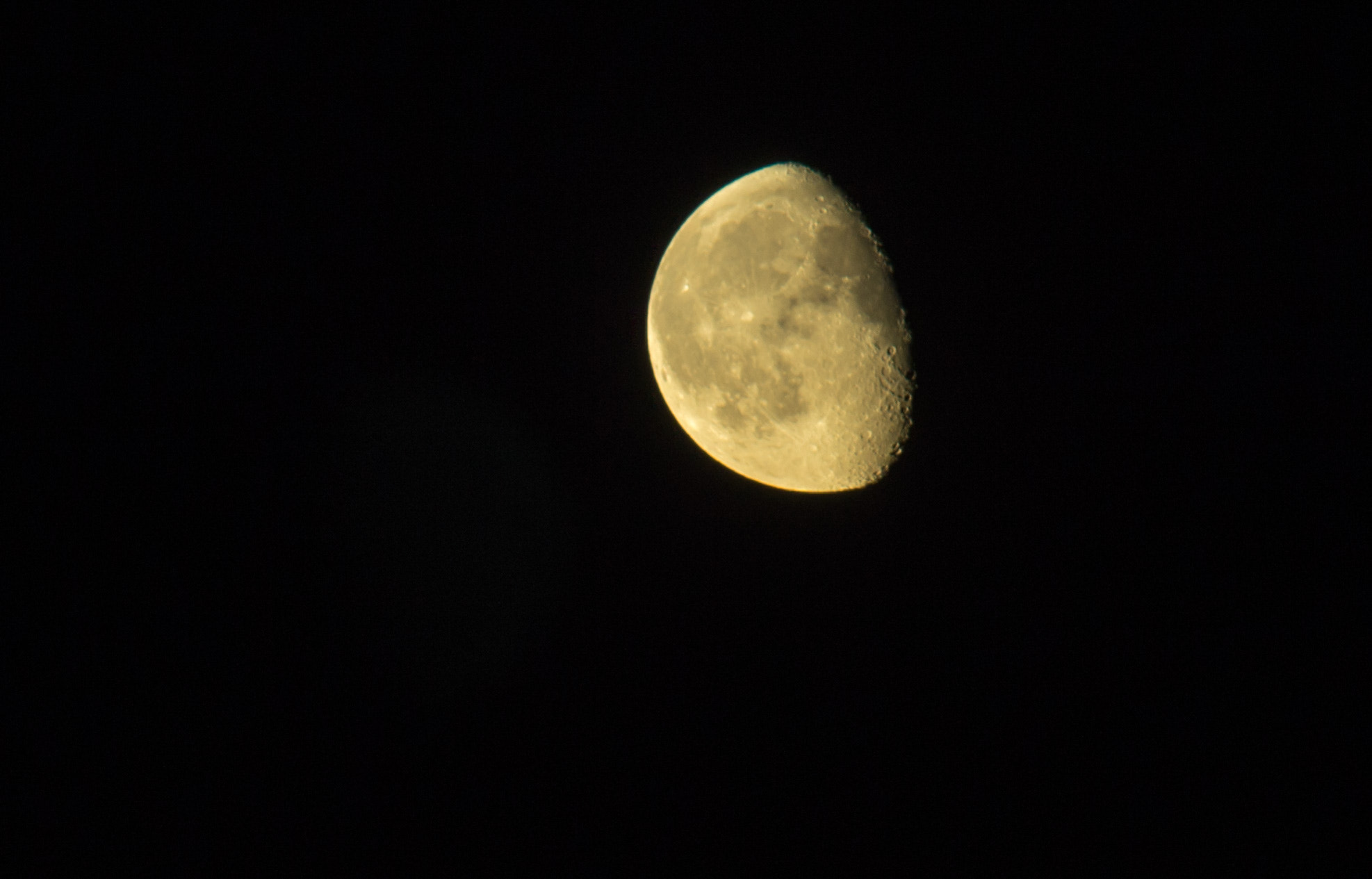 Sony SLT-A77 + Minolta AF 70-210mm F4 Macro sample photo. Moon photography