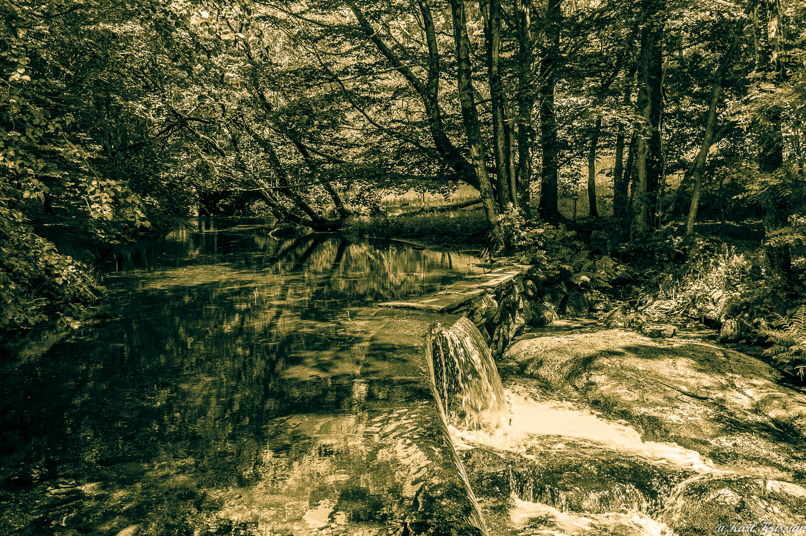 Sony Alpha NEX-6 + Sony E PZ 18-105mm F4 G OSS sample photo. Ruisseau d´arles photography