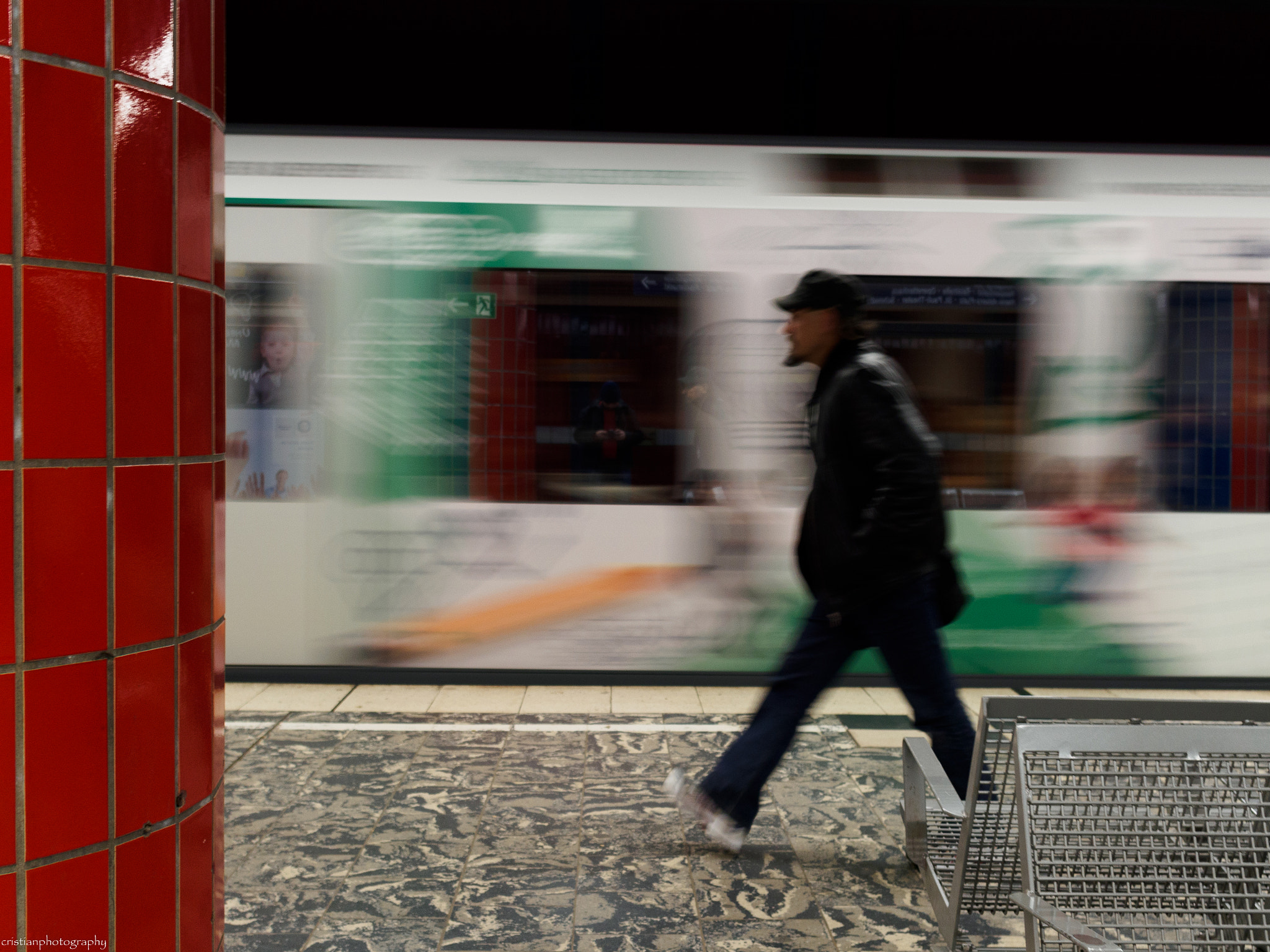 Olympus PEN E-PL6 + Sigma 19mm F2.8 DN Art sample photo. Subway panning photography