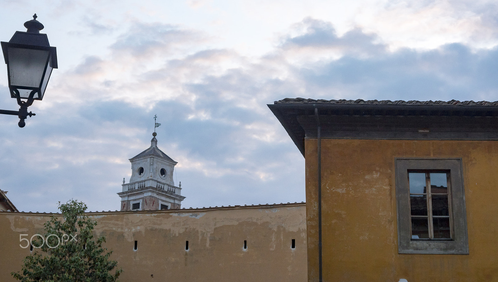 Panasonic Lumix DMC-GH4 sample photo. Pisa city, italy. view of old streets and various buildings photography