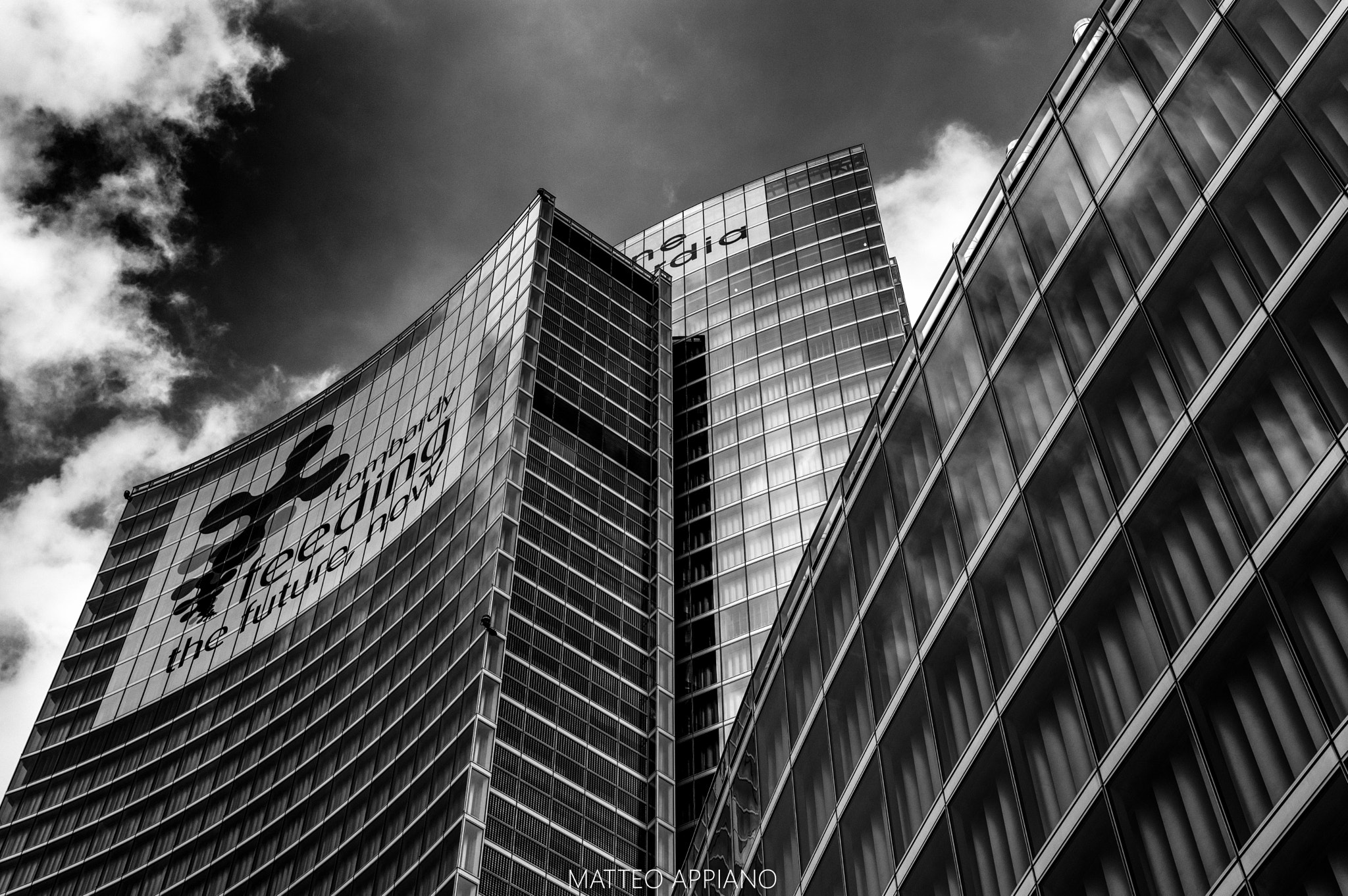 Pentax K-3 II sample photo. Palazzo lombardia - milan photography