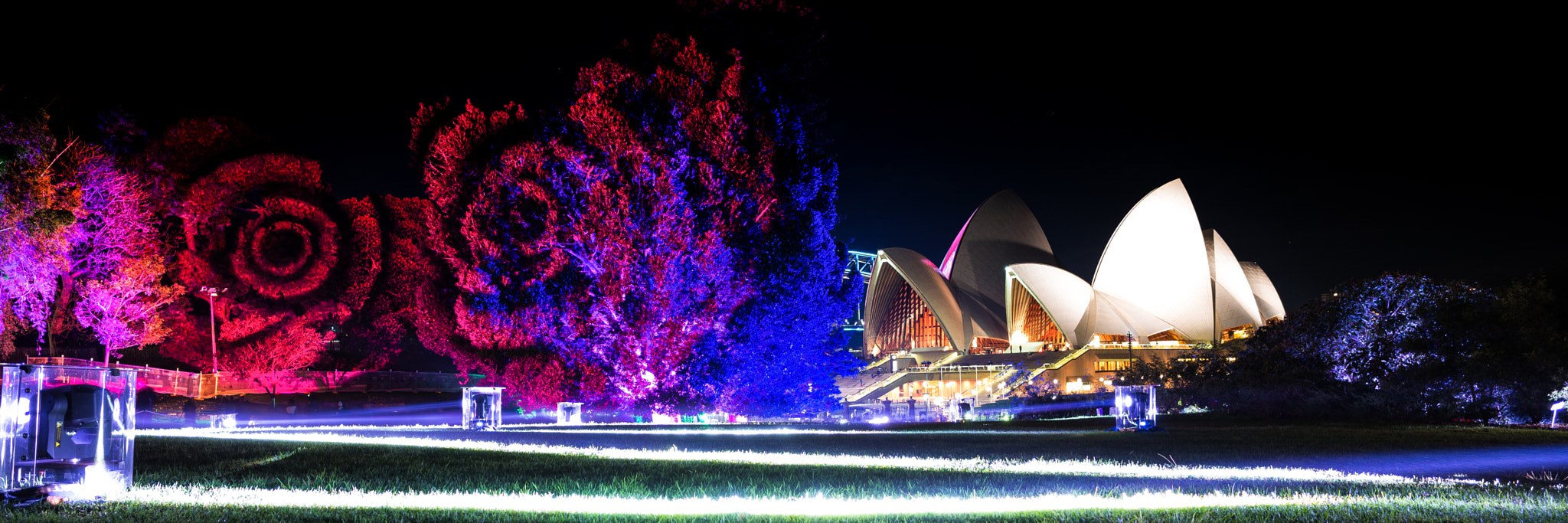 Leica Super-Elmar-M 21mm F3.4 ASPH sample photo. Sydney in red, white and blue photography