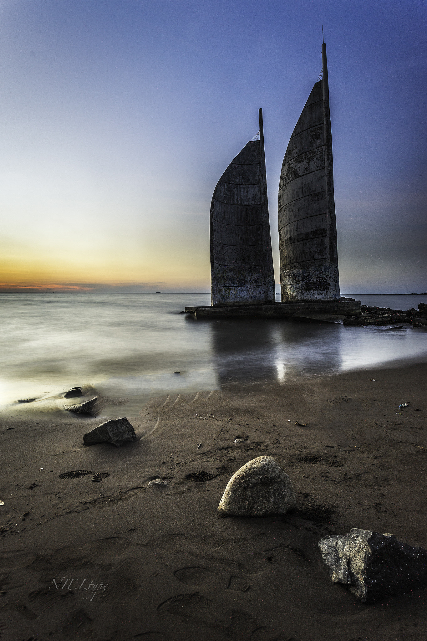 Sony a7 II + Canon EF 17-40mm F4L USM sample photo. Sailed photography