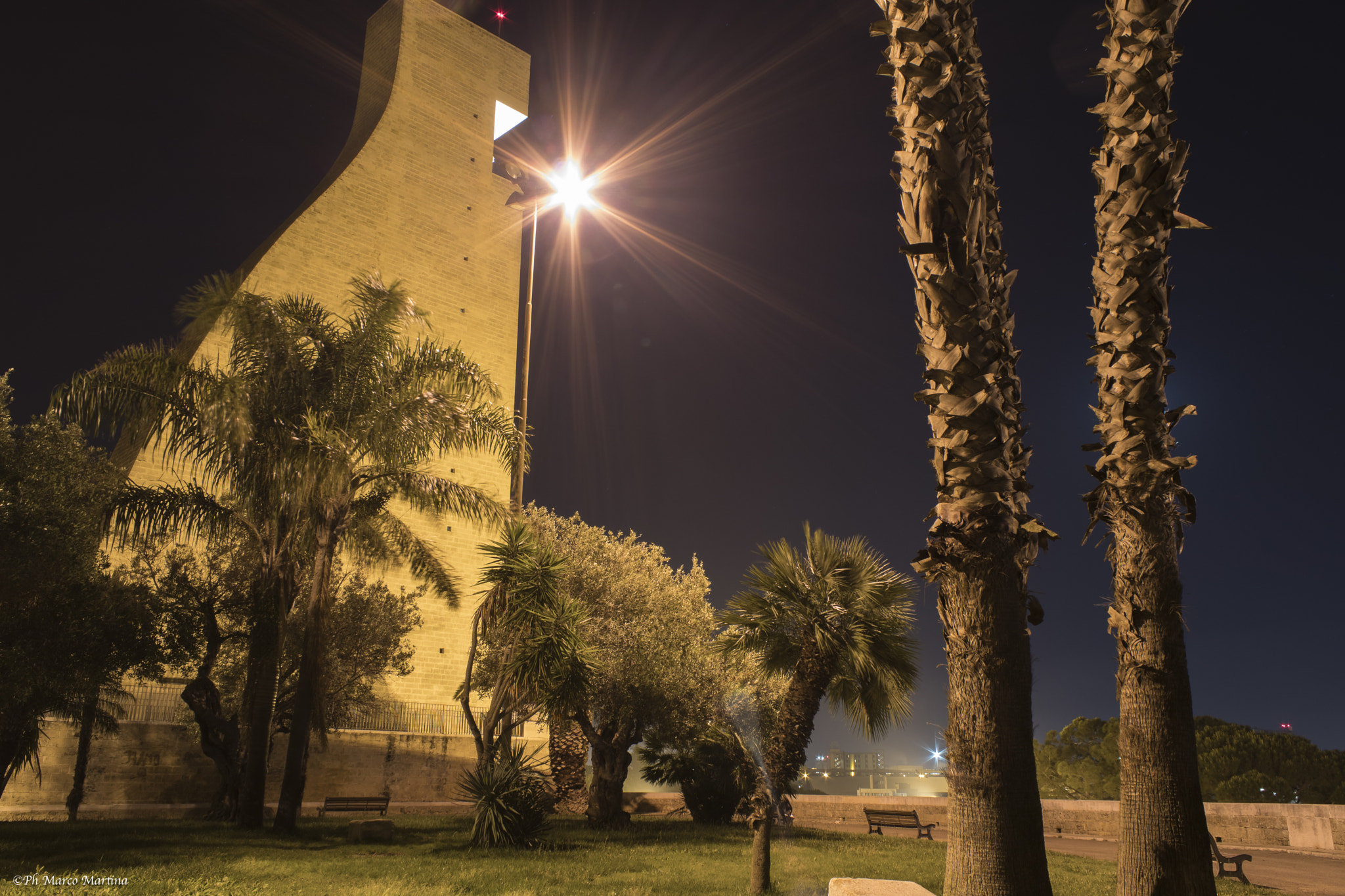 Canon EF-S 18-55mm F3.5-5.6 III sample photo. Monumento al marinaio d'italia photography