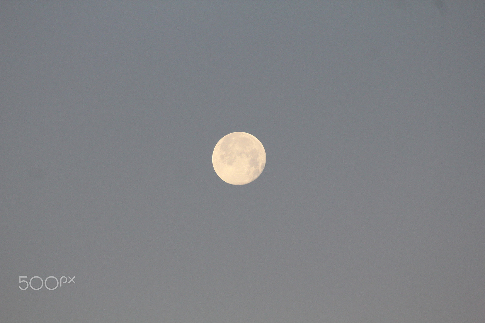 Sigma 70-300mm F4-5.6 APO DG Macro sample photo. The moon photography