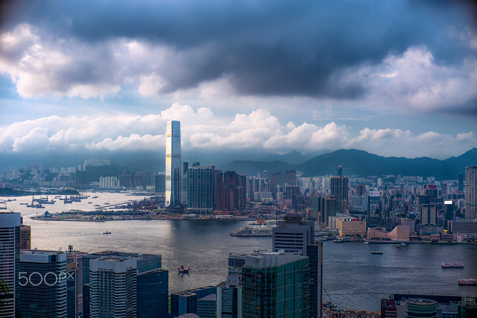 Tele-Elmarit 1:2.8/90 sample photo. A view of kowloon side form stubbs road photography