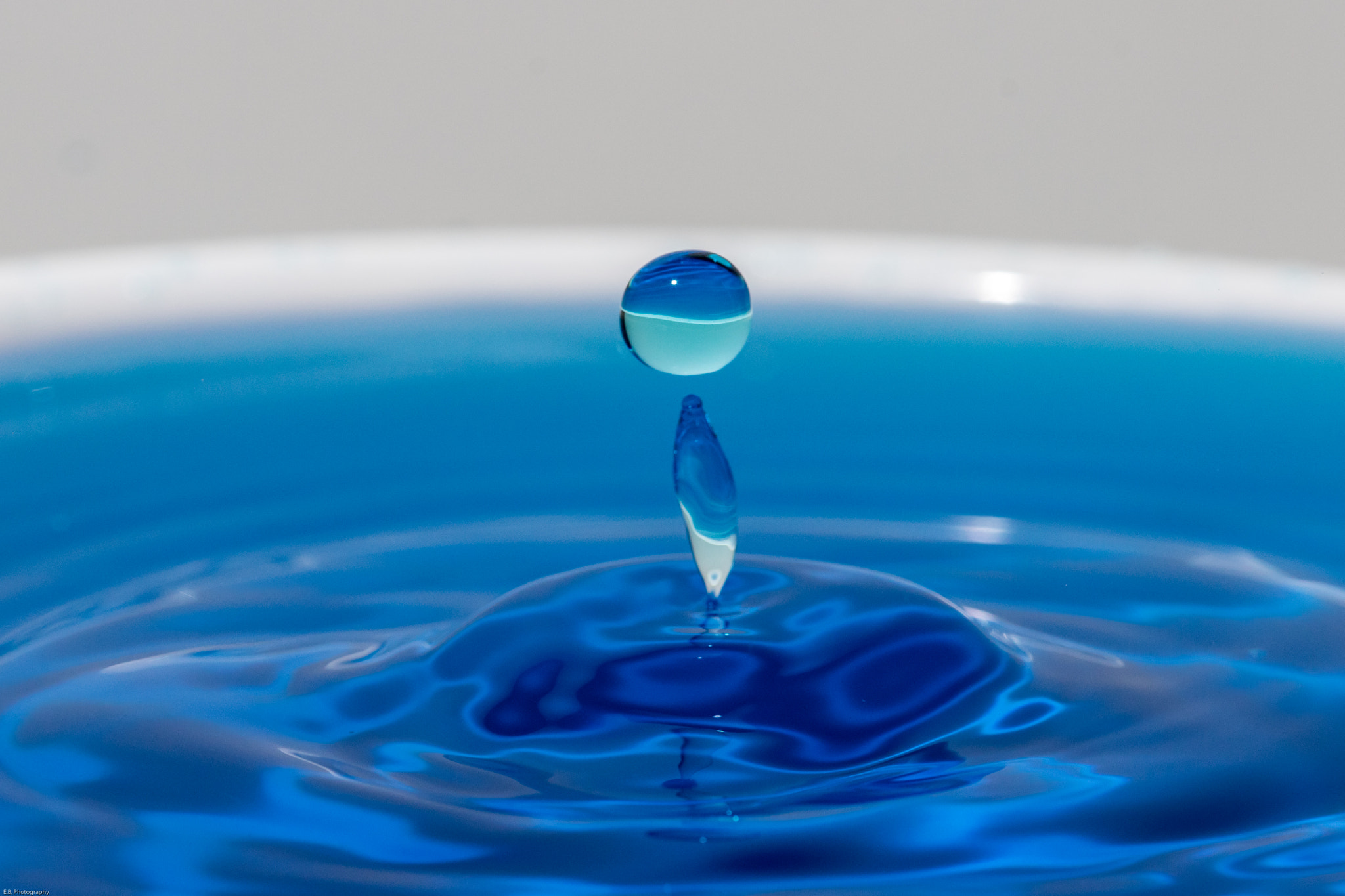 Canon EF 180mm F3.5L Macro USM sample photo. Waterdrop mania photography