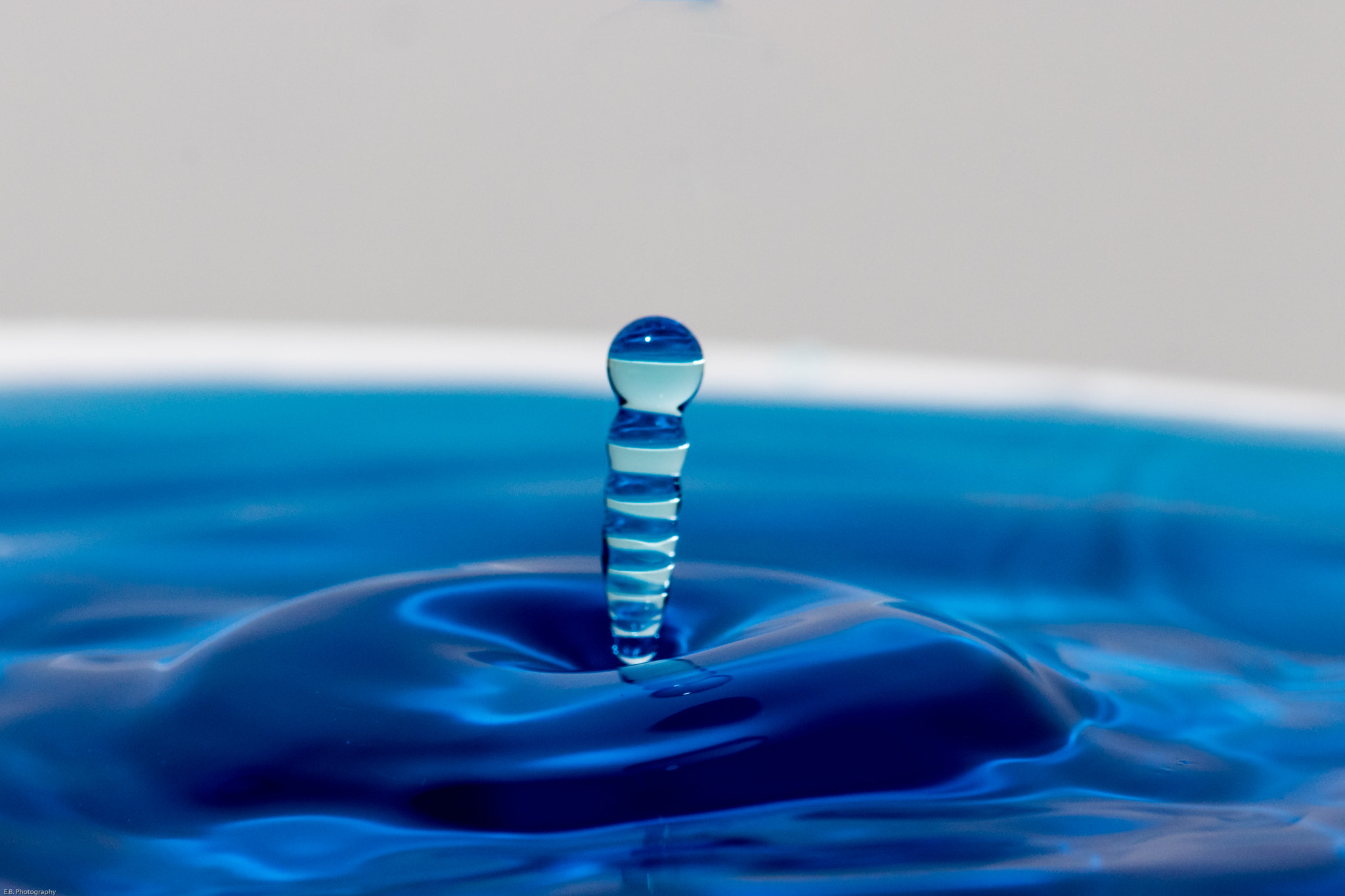 Canon EF 180mm F3.5L Macro USM sample photo. Waterdrop mania photography