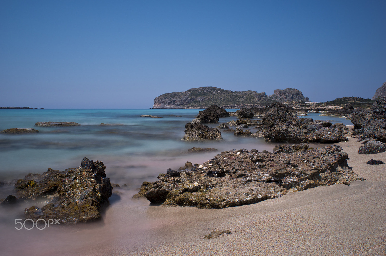 Sony ILCA-77M2 + Minolta AF 24mm F2.8 sample photo. The red sand of elafonissi ii photography