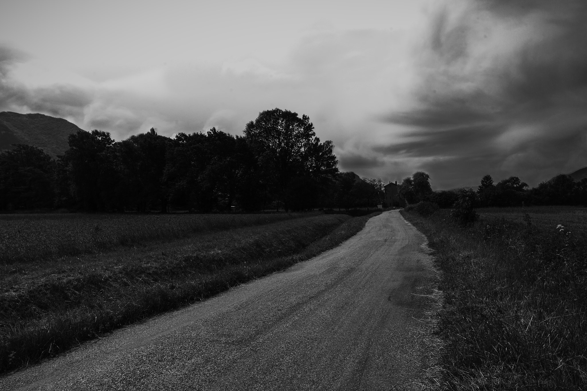 Canon EF-S 10-18mm F4.5–5.6 IS STM sample photo. Long is the road photography