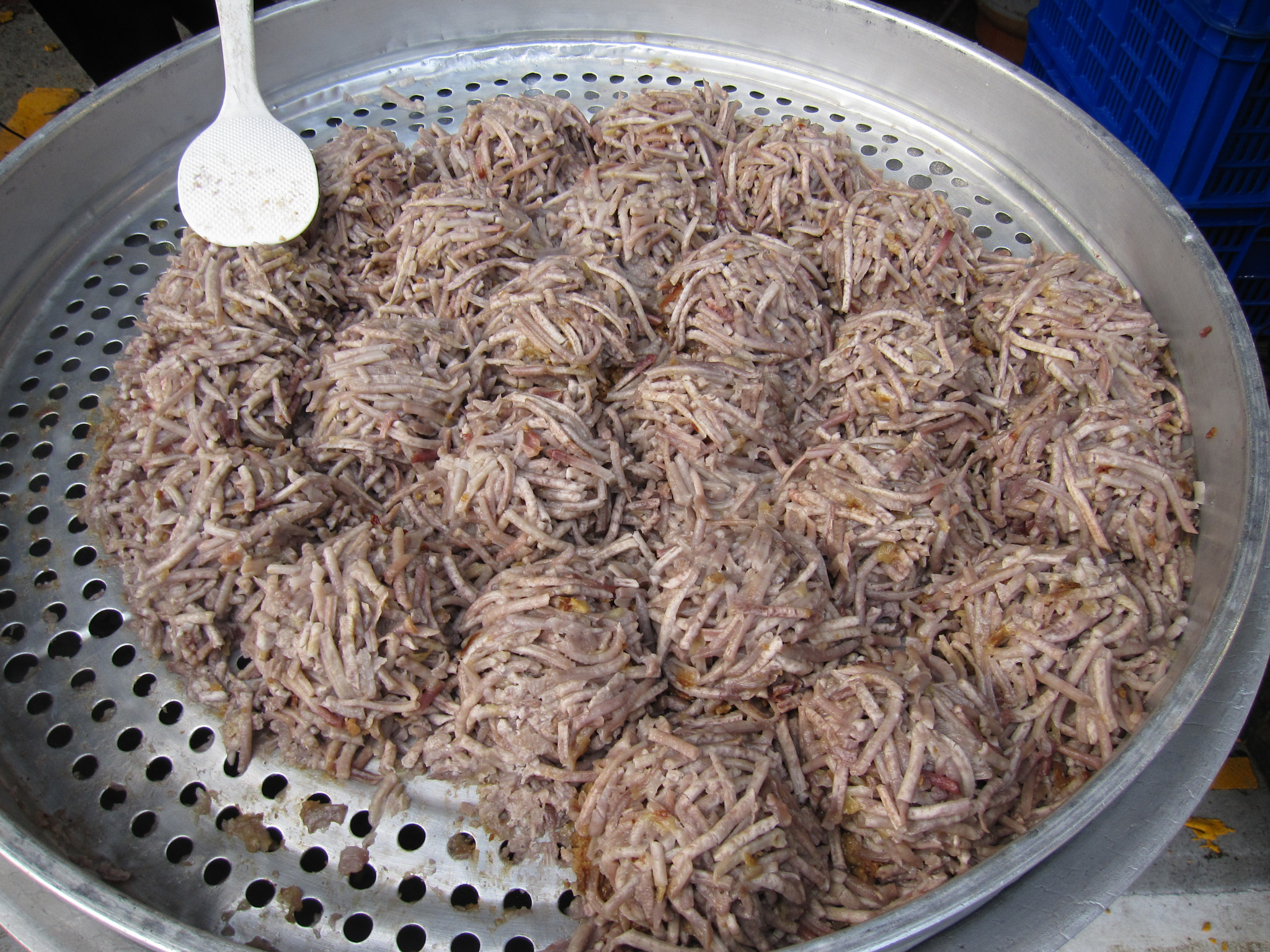 Canon PowerShot SD960 IS (Digital IXUS 110 IS / IXY Digital 510 IS) sample photo. Shuanghe market taiwan traditional local snacks-taro meat ball photography